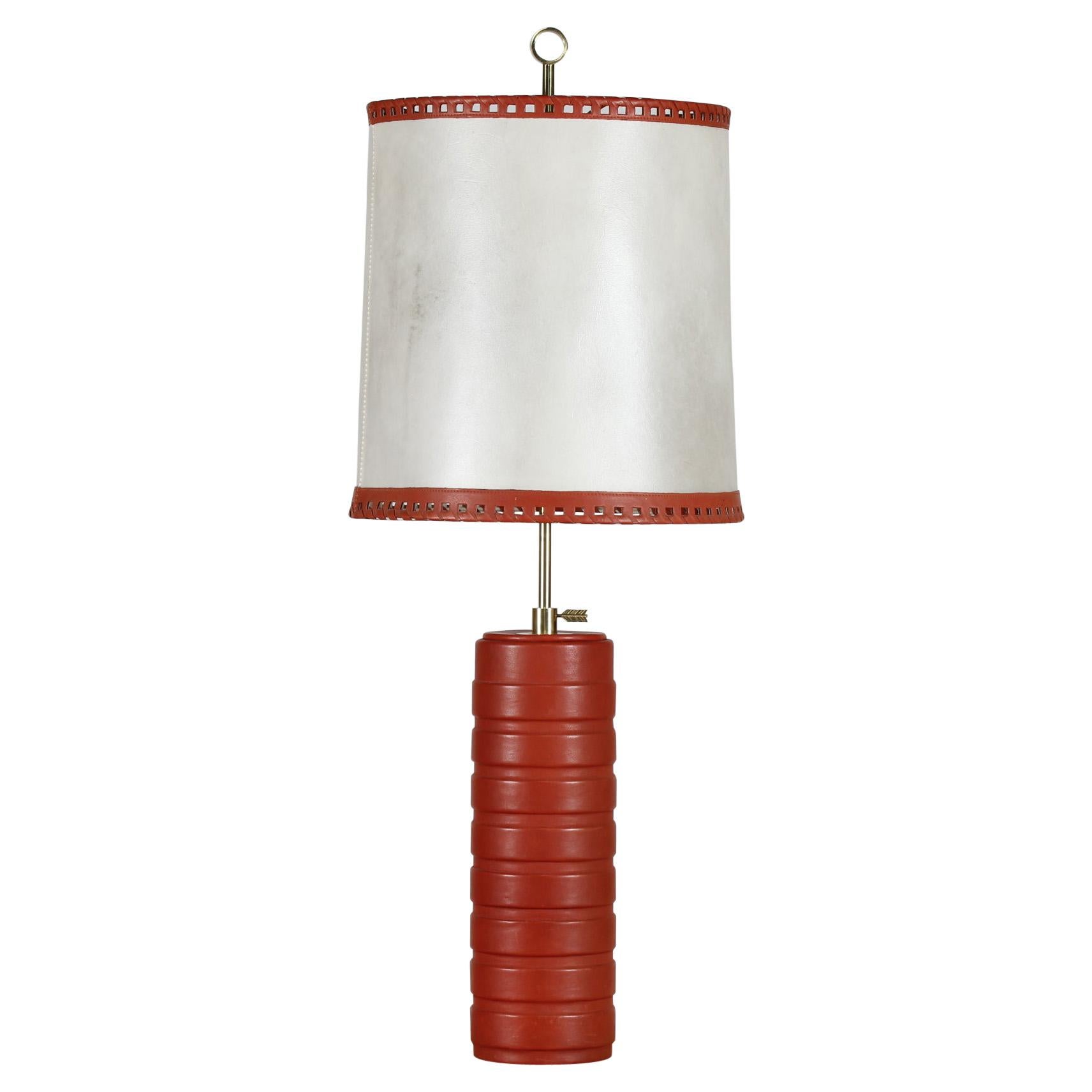 Grande lampe de table ou lampadaire réglable scandinave moderne des années 1960 en cuir brun-rouge en vente