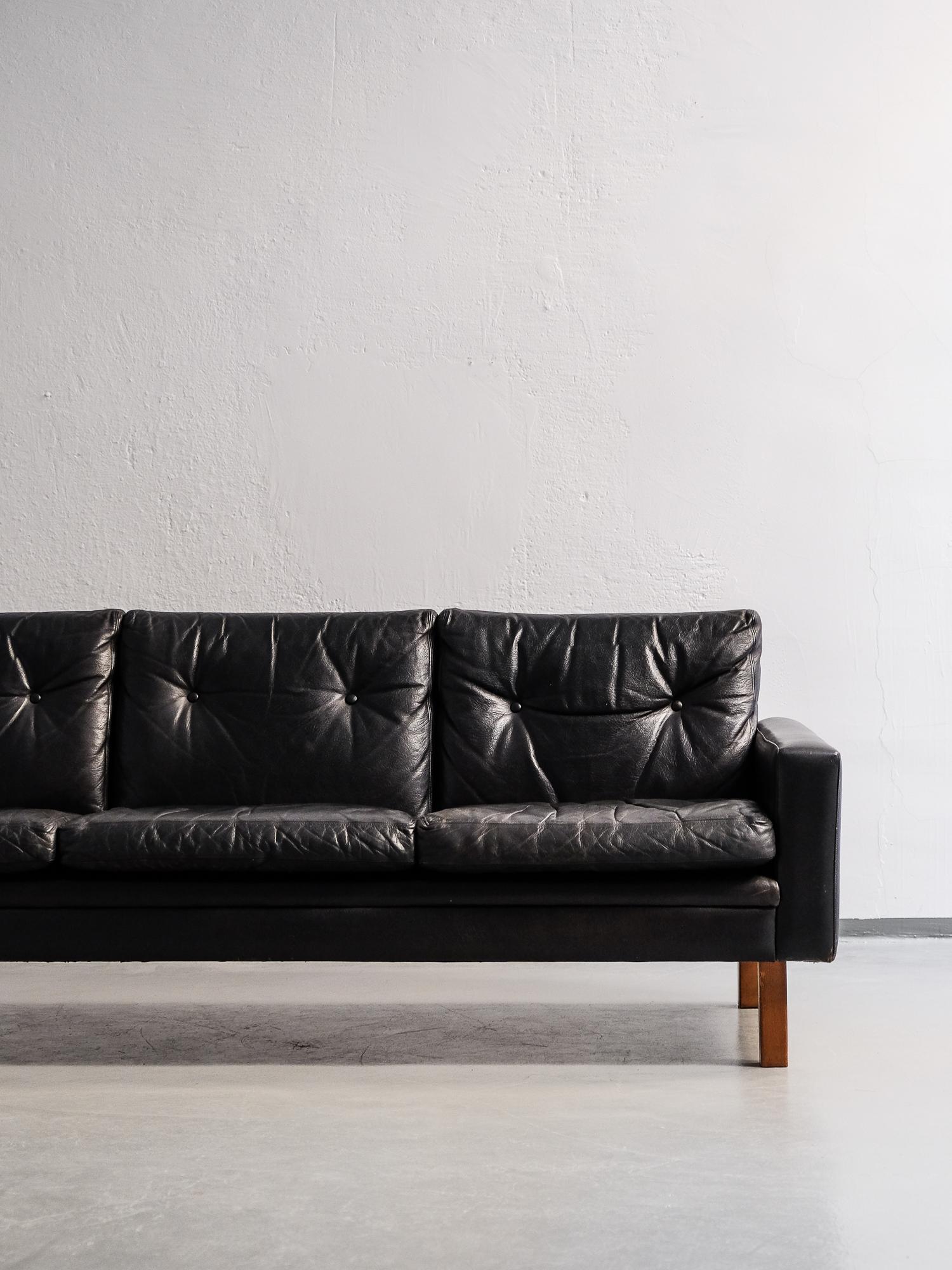 Scandinavian Modern 1960s Black Leather Three-Seat Sofa with Teak Legs 6