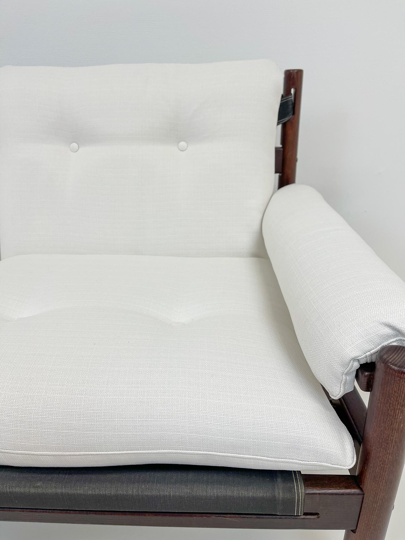 Scandinavian Modern 2 Seat Sofa White Textile and Stained Wood In Good Condition In Hillringsberg, SE