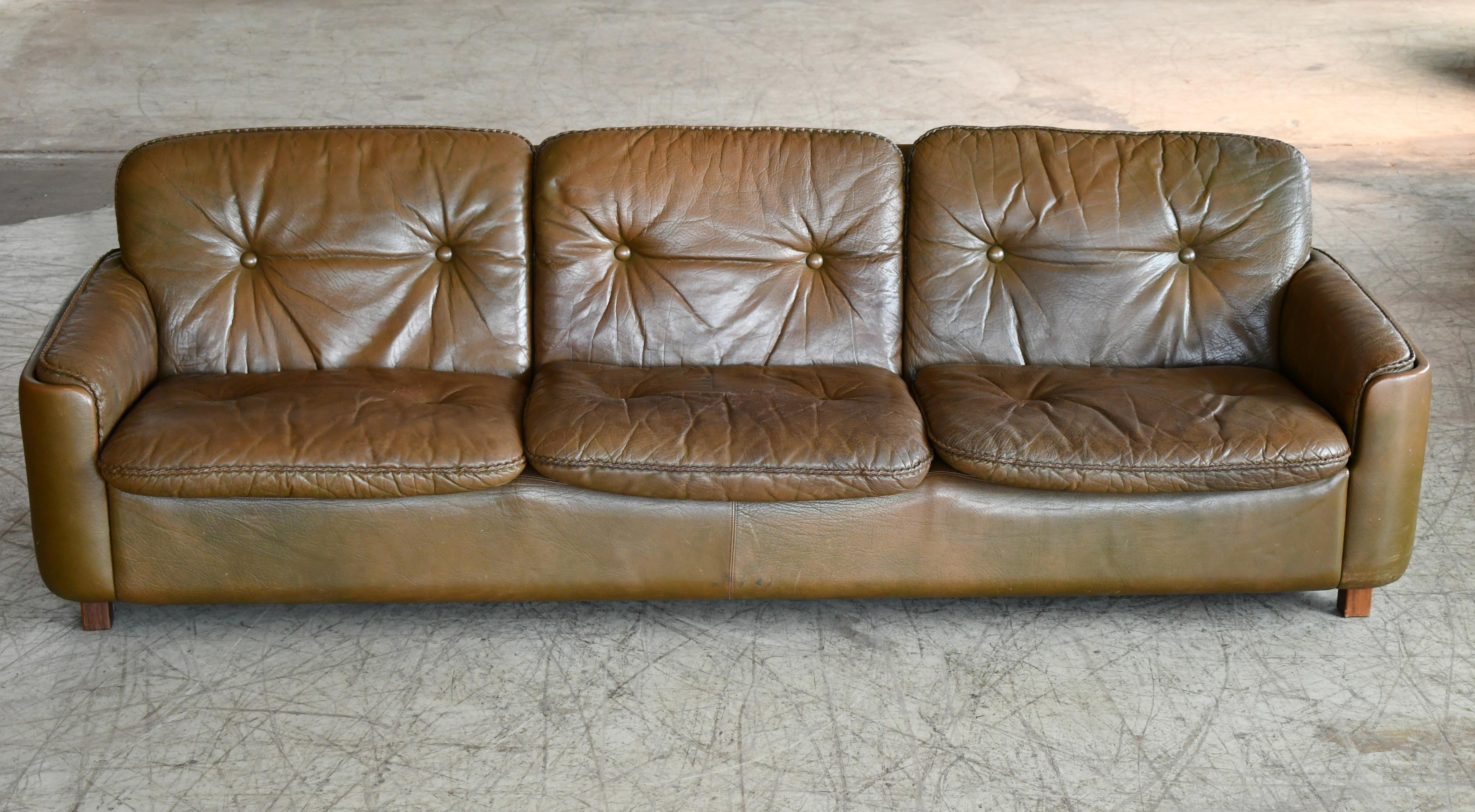 Scandinavian Modern 3-Seat Sofa in Buffalo Leather by Sigurd Ressell for Vatne In Good Condition In Bridgeport, CT