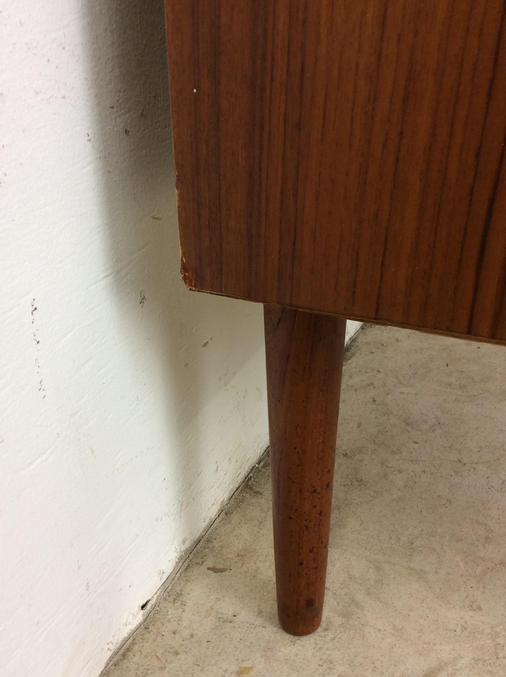 The Modern Scandinavian Highboy a 5 cassetti con serratura e chiave in vendita 2