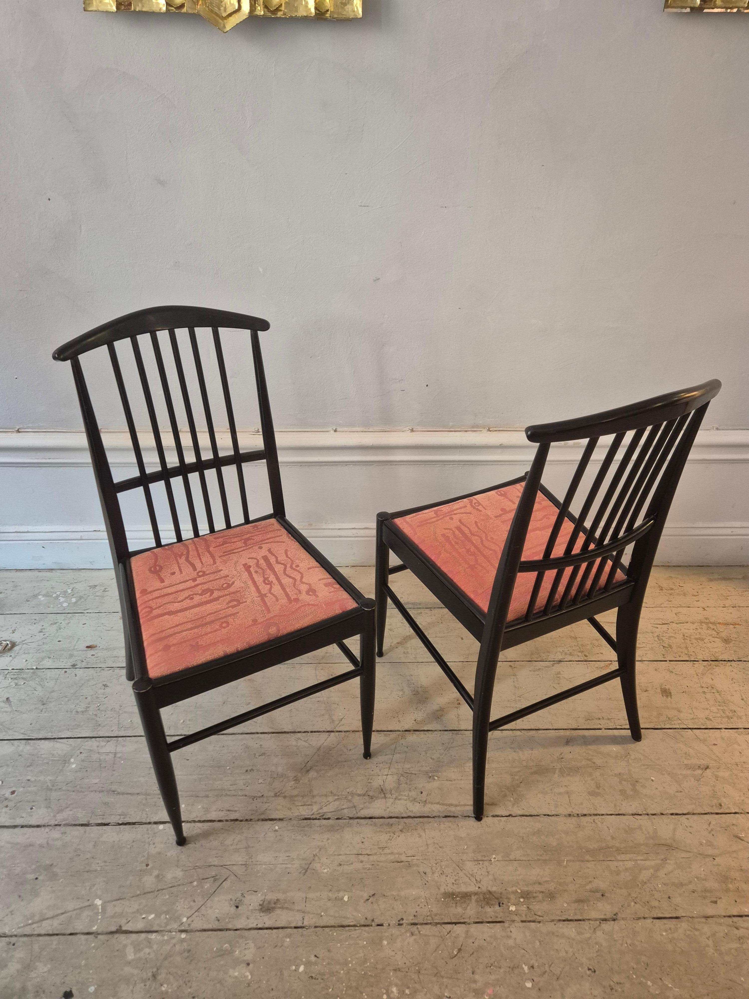 The Modernity, ensemble de six chaises, modèle Charlotte, bois laqué noir en vente 8