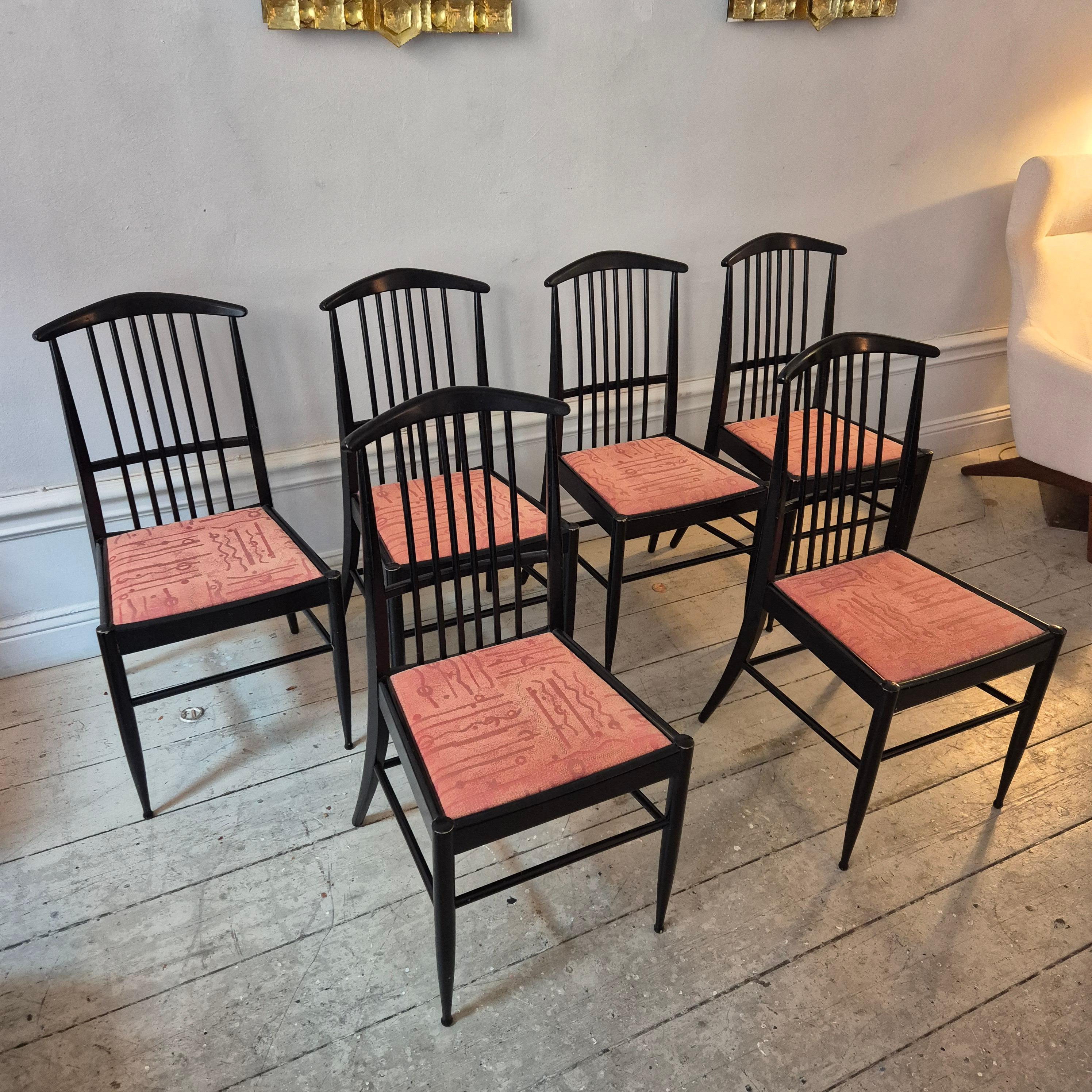 Laqué The Modernity, ensemble de six chaises, modèle Charlotte, bois laqué noir en vente