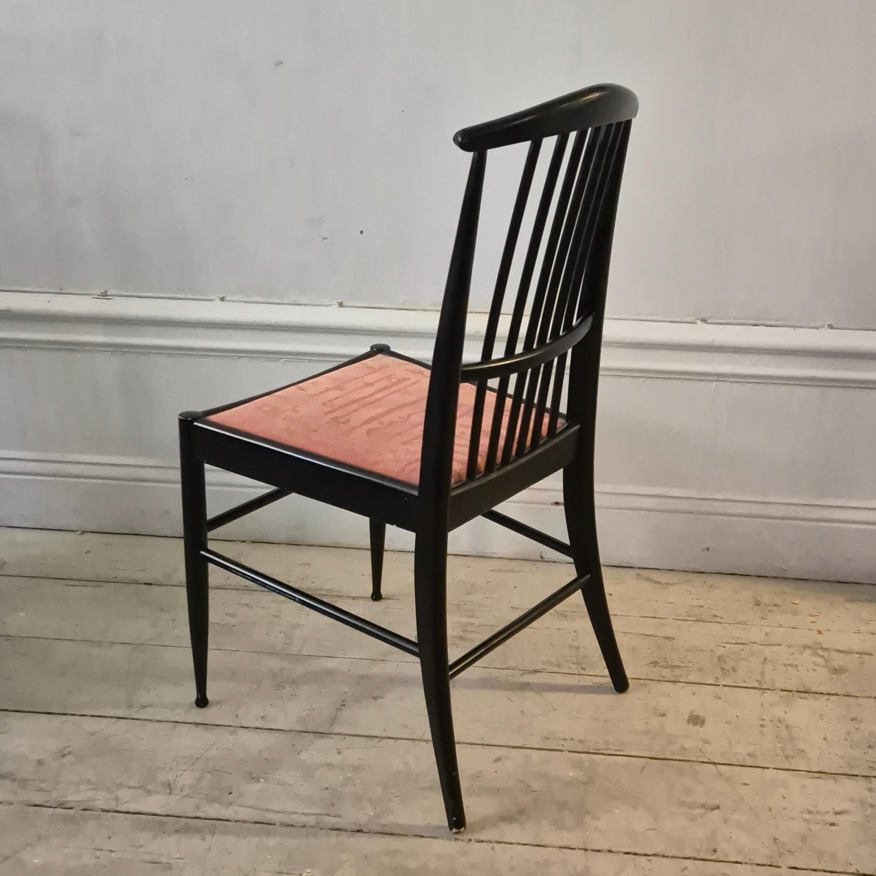 Fin du 20e siècle The Modernity, ensemble de six chaises, modèle Charlotte, bois laqué noir en vente