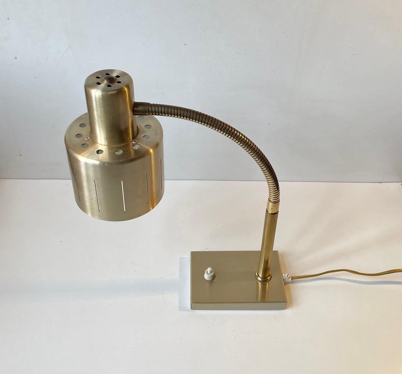 plug in wall sconce