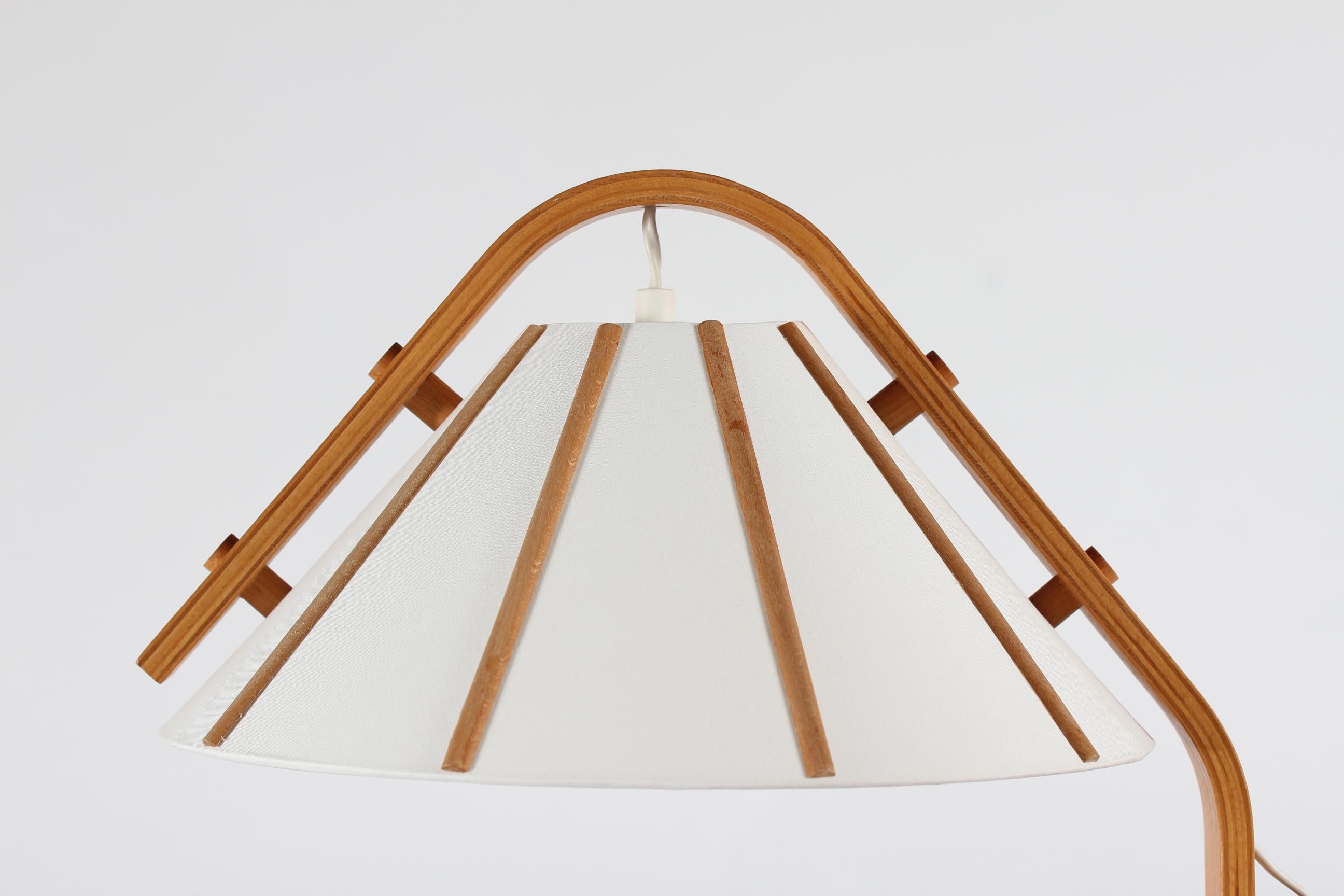 Scandinavian Modern Aneta Table Lamp by Jan Wickelgren Beech Wood, Sweden, 1970s In Good Condition In Aarhus C, DK