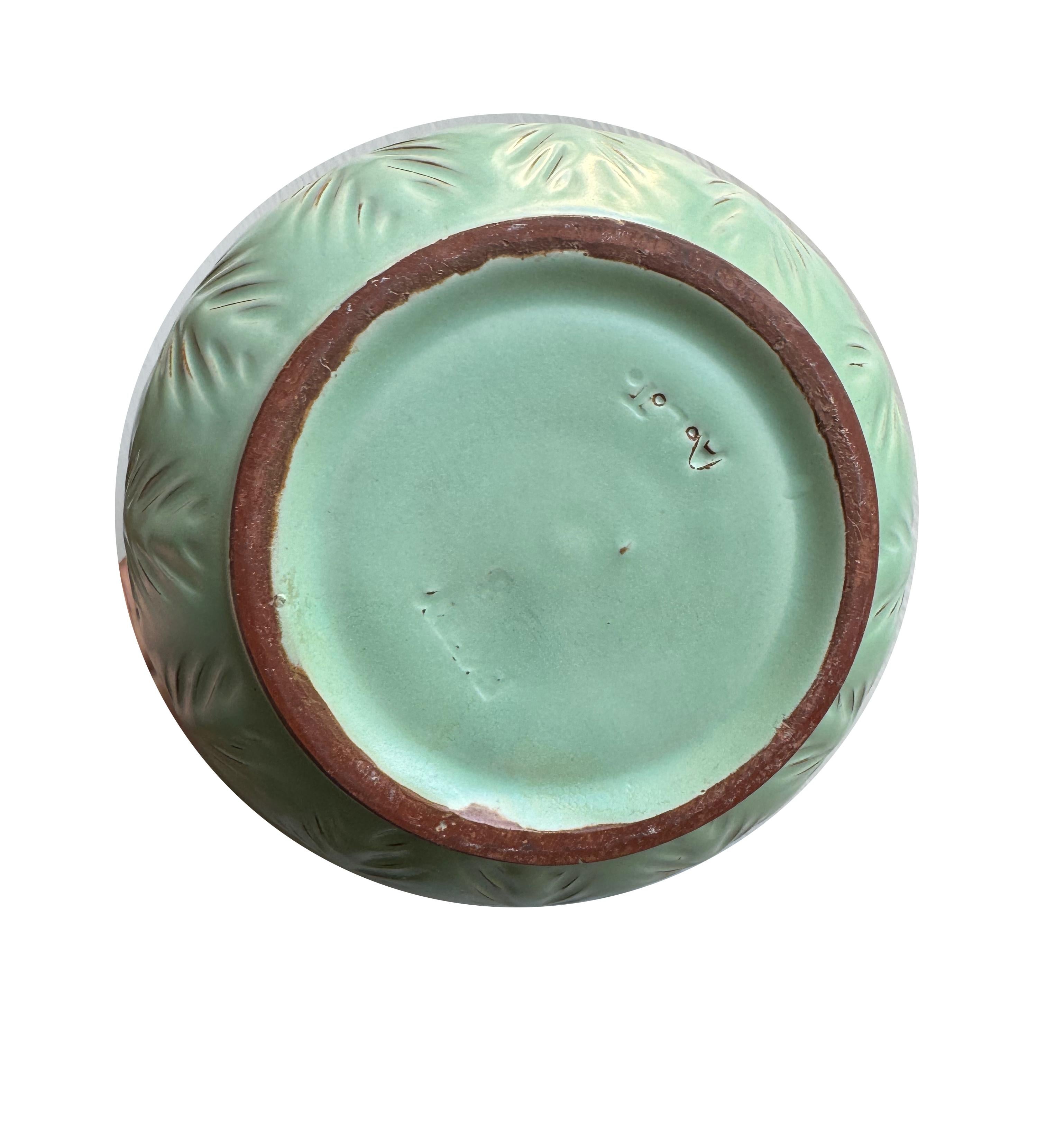 Grès porcellanato The Modern Scandinavian Anna-Lisa Thomson Vaso in gres verde giada, Svezia in vendita