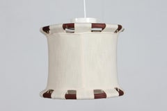 Ciondolo The Modern Scandinavian "Anna" in legno tinto scuro, Atelje Lyktan Svezia 1970s