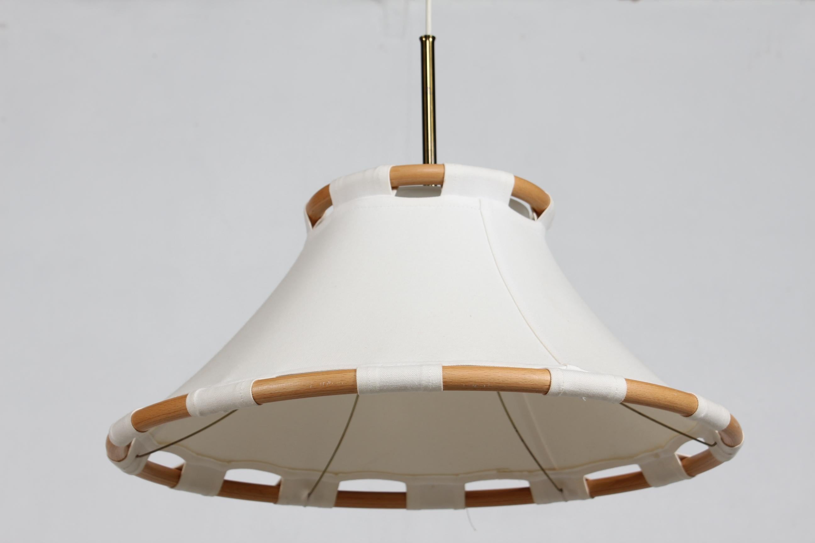 Lampe à suspension moderne scandinave Anna en bois et tissu beige, Atelje Lyktan Suède, 1970 en vente 3