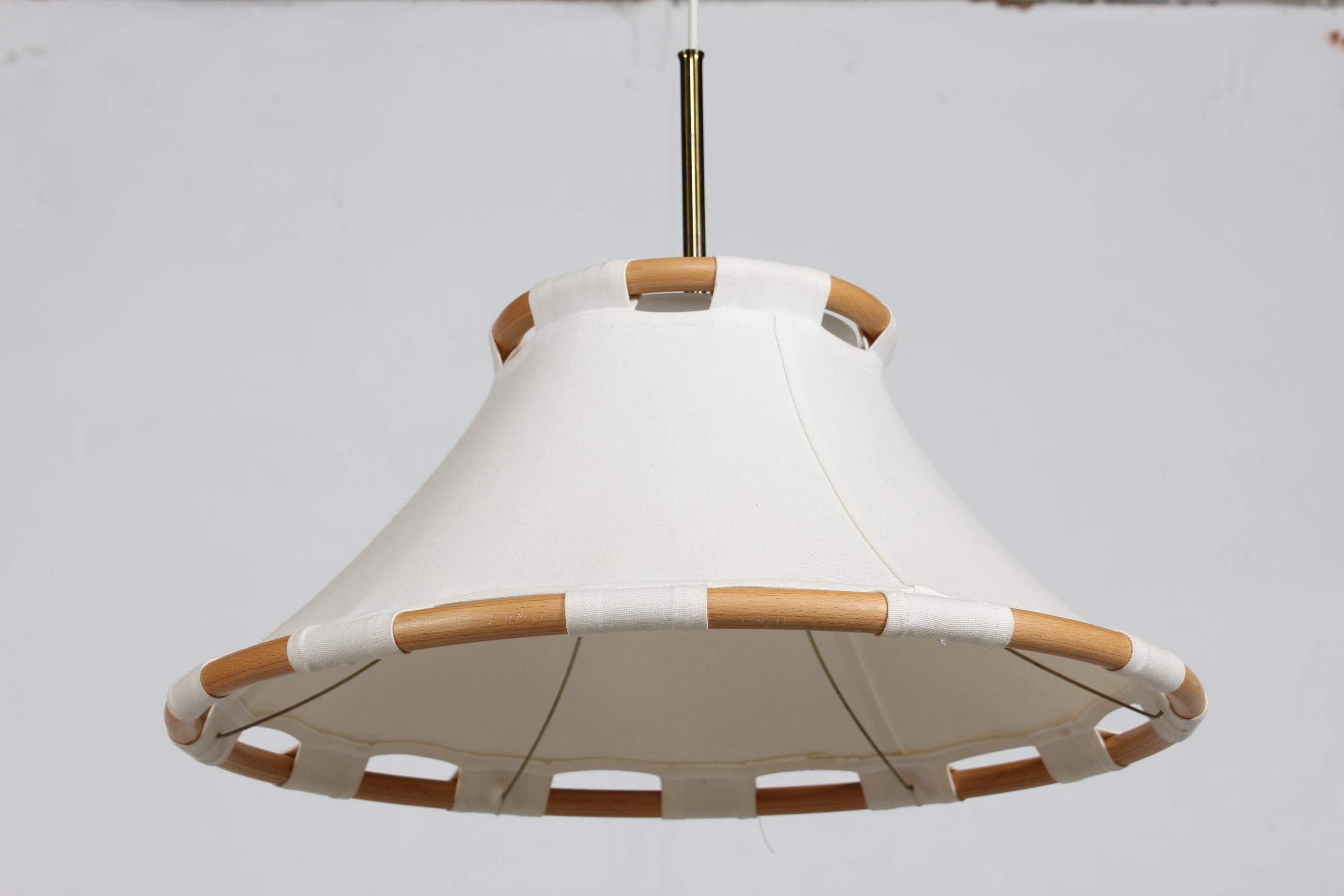Lampe à suspension moderne scandinave Anna en bois et tissu beige, Atelje Lyktan Suède, 1970 en vente 2