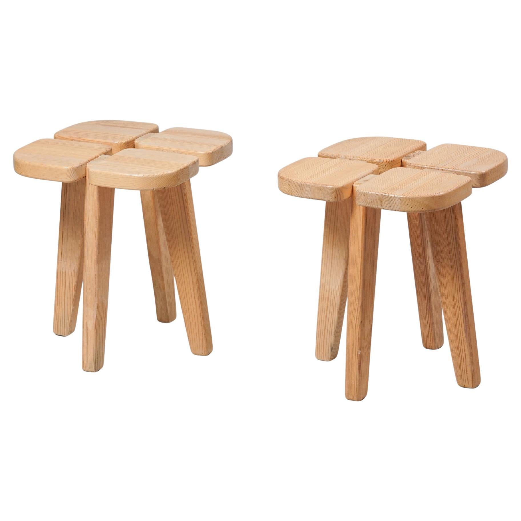 Tabourets scandinaves modernes Apila, Rauni Peippo, Stockmann, milieu du 20e siècle