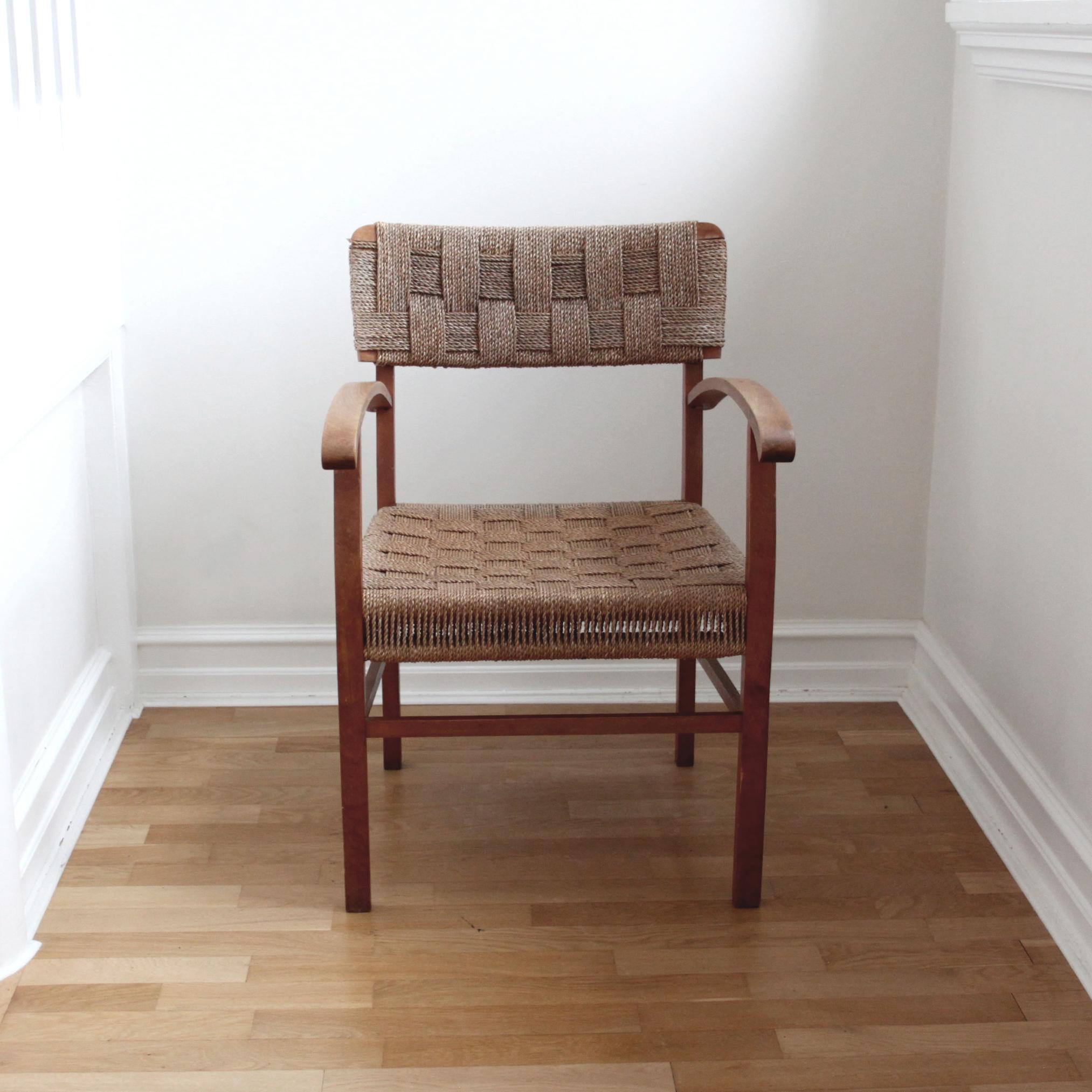 Scandinavian Modern

Rare armchair attributed to Karl Schrøder and Fritz Hansen, Denmark 1940s in beech and original woven seat and back in seagrass cord. 

The chairs is in good vintage condition and a beautiful addition to bath classic and