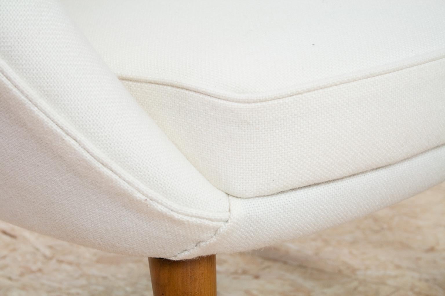 Scandinavian Modern Armchairs in Elm Reupholstered Off-White Wool, 1950s In Excellent Condition In Beek en Donk, NL