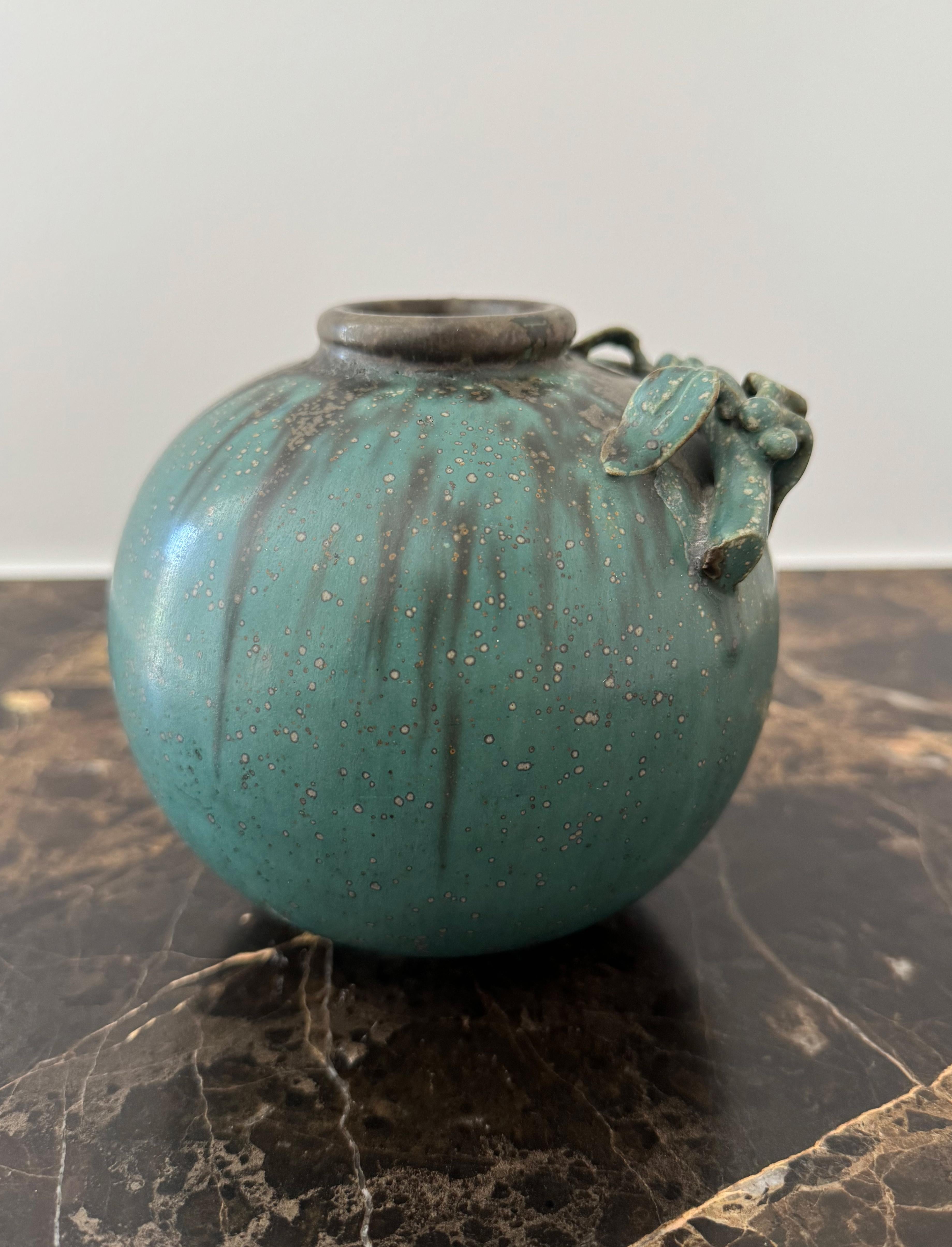Metà XX secolo The Modern Scandinavian, Vaso rotondo in blu e verde, Danimarca, anni '50 in vendita
