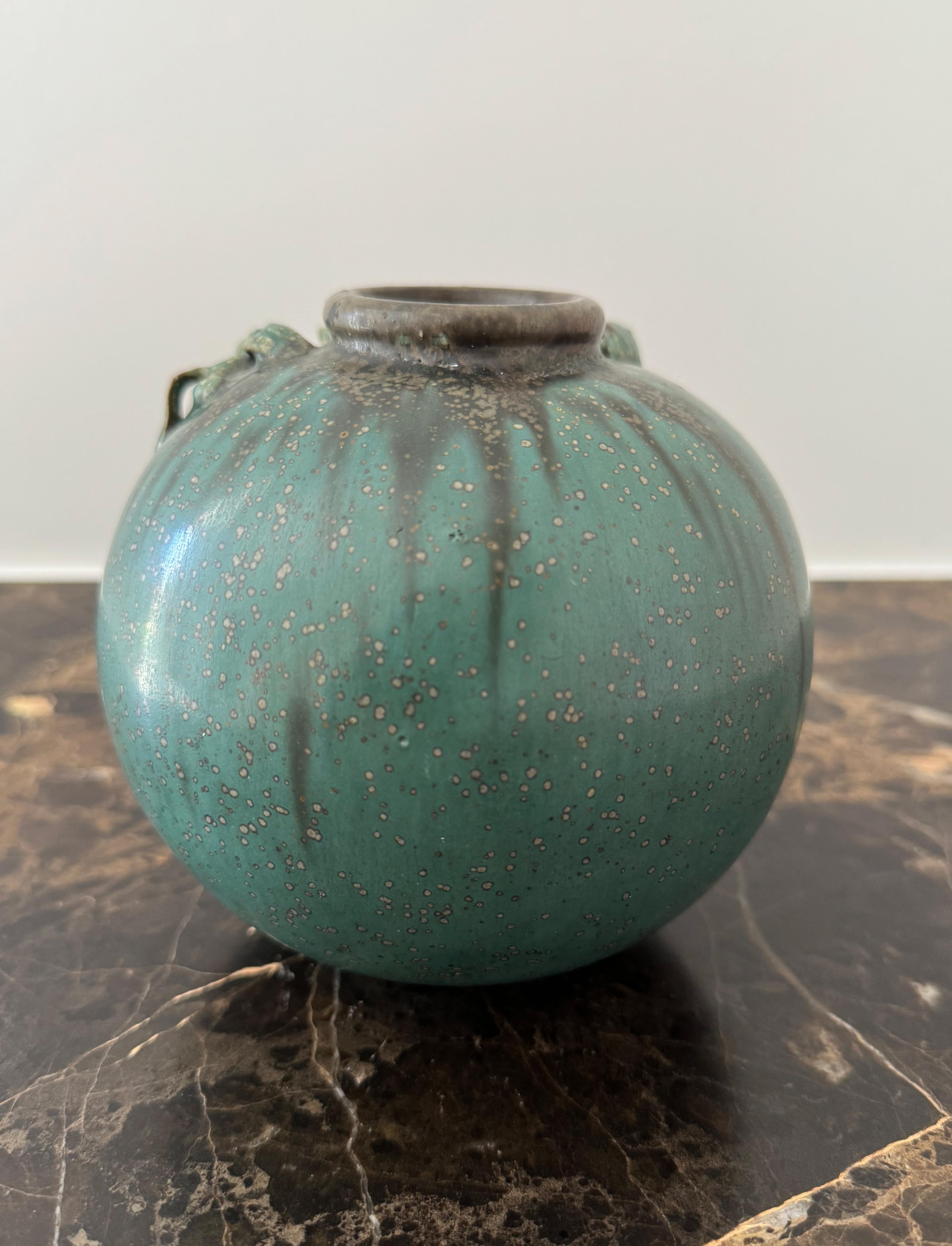 Grès porcellanato The Modern Scandinavian, Vaso rotondo in blu e verde, Danimarca, anni '50 in vendita