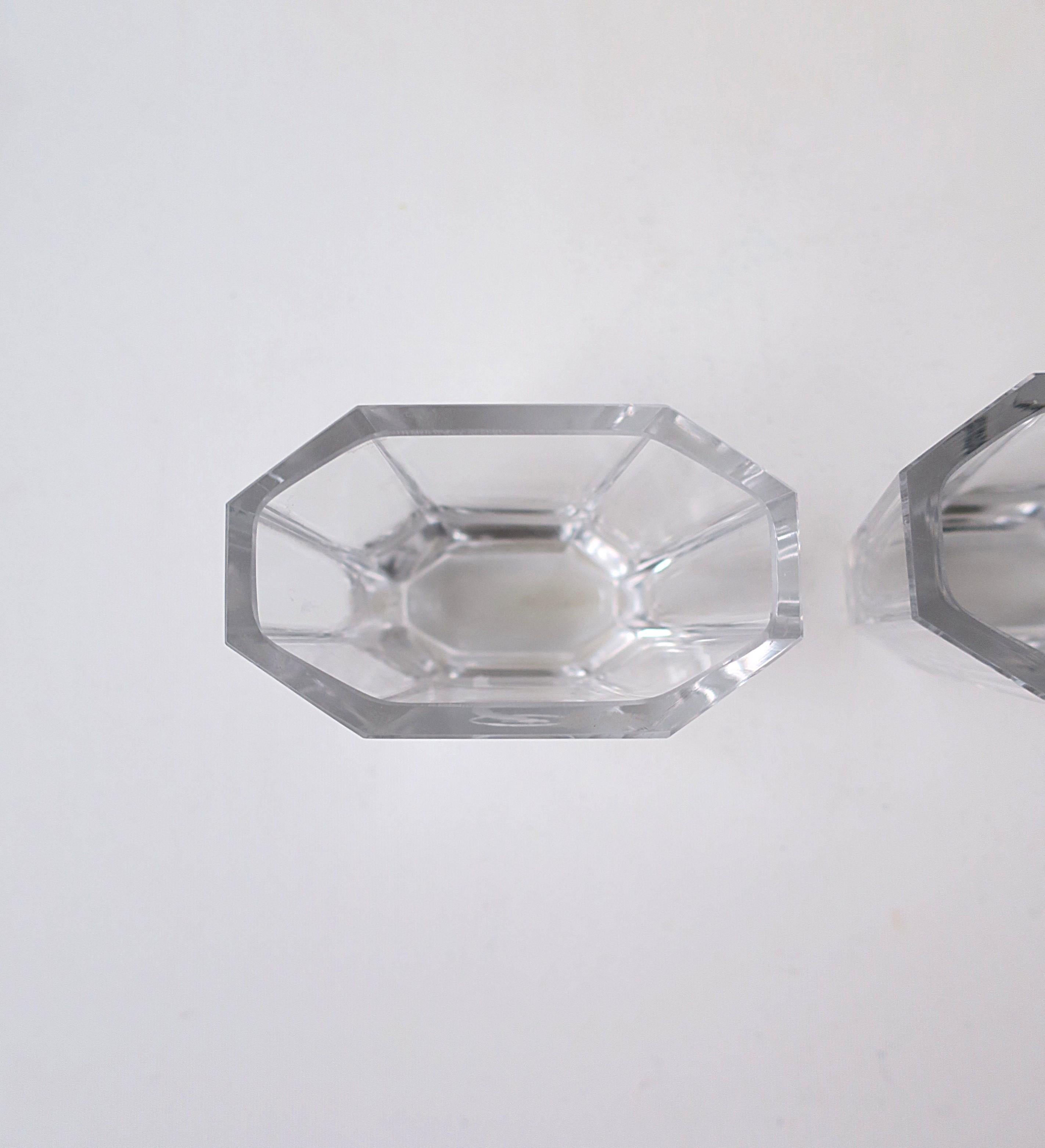 Swedish Modern Art Deco Crystal Vases Parrot Bird Design For Sale 4