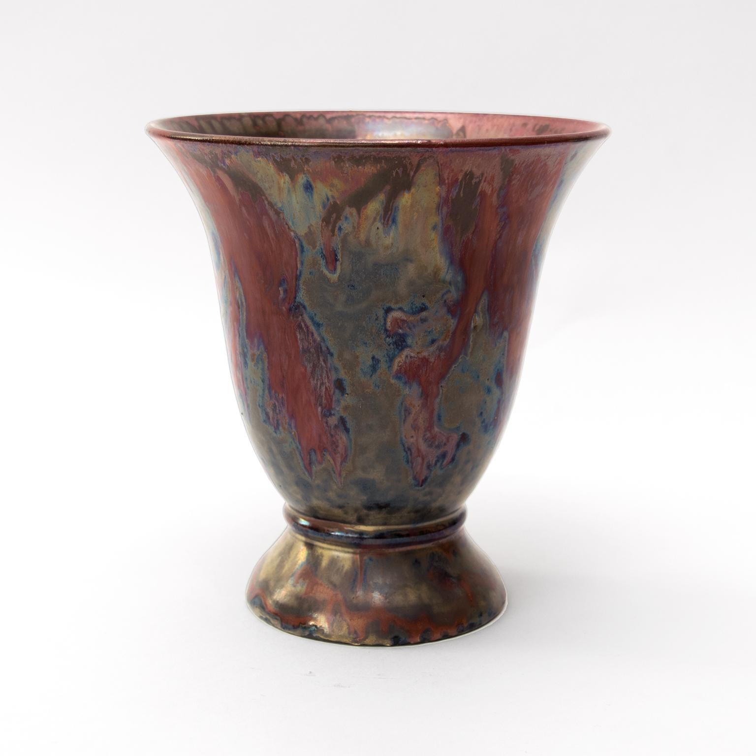 Scandinave moderne Vase cannelé Art Déco scandinave moderne en polychrome de Hoganas