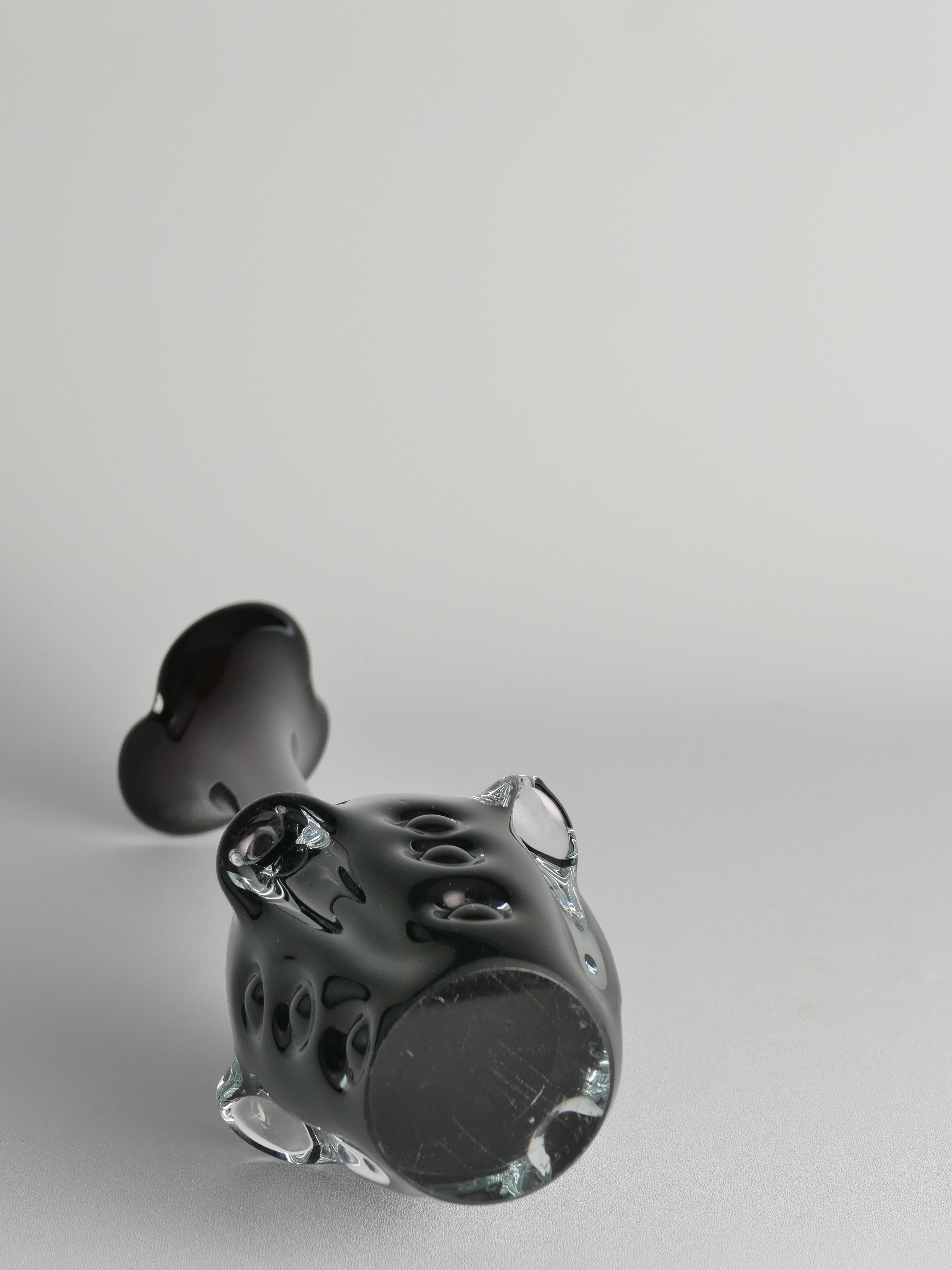 Scandinavian Modern Art Glass Vase by Börne Augustsson for Åseda For Sale 12