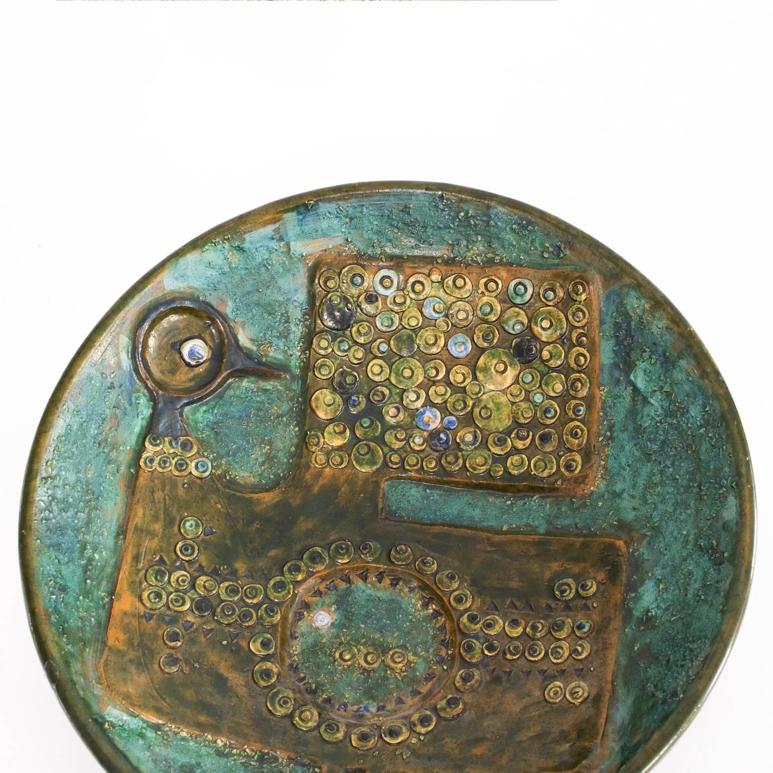 Scandinave moderne Plat en céramique avec oiseau en relief 'Green' de l'artiste moderne scandinave Ulla Viotti
