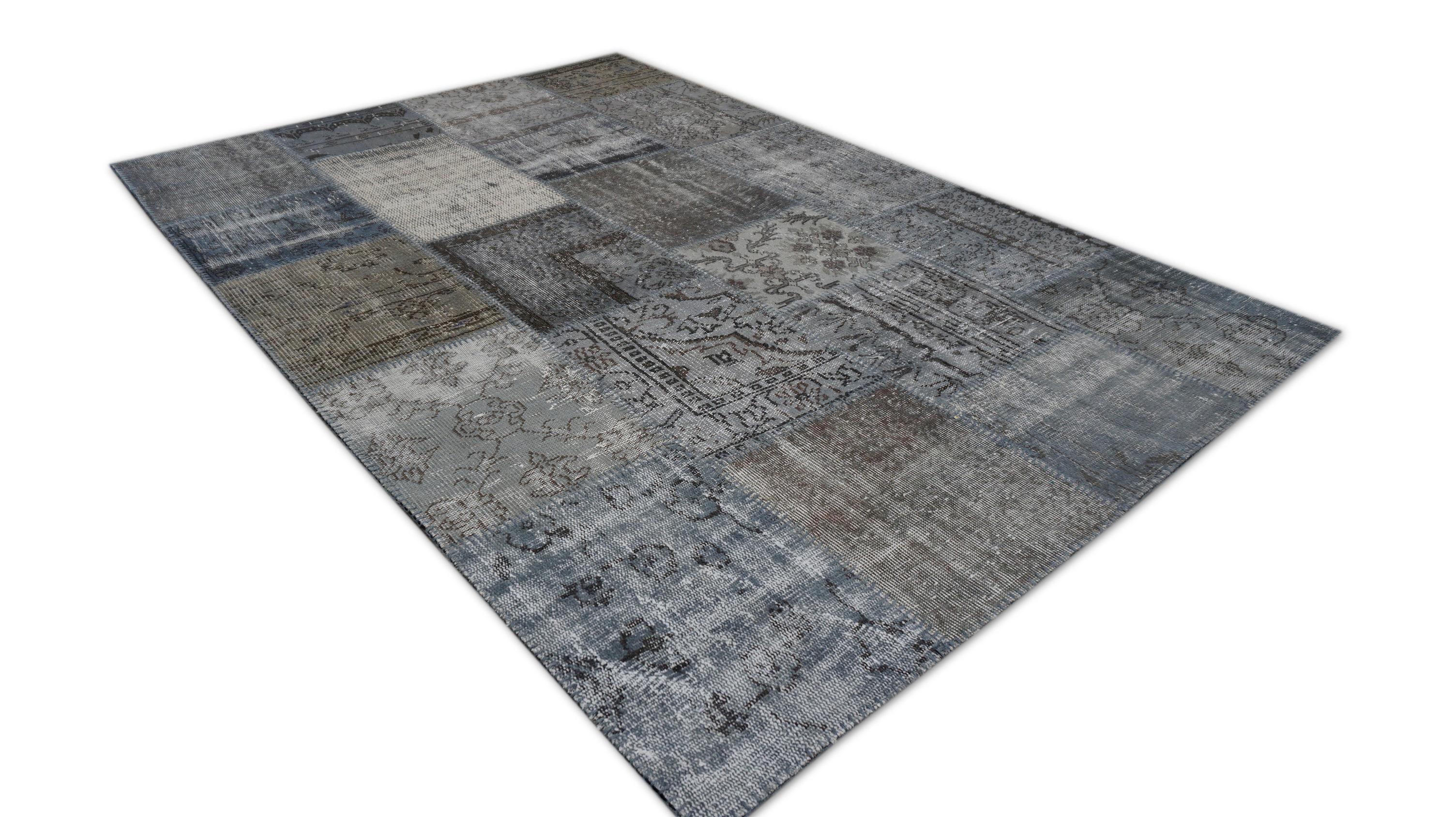 Skandinavischer moderner Eschengrauer Patch Work-Wollteppich 5'7''x7'11'' (Türkisch) im Angebot