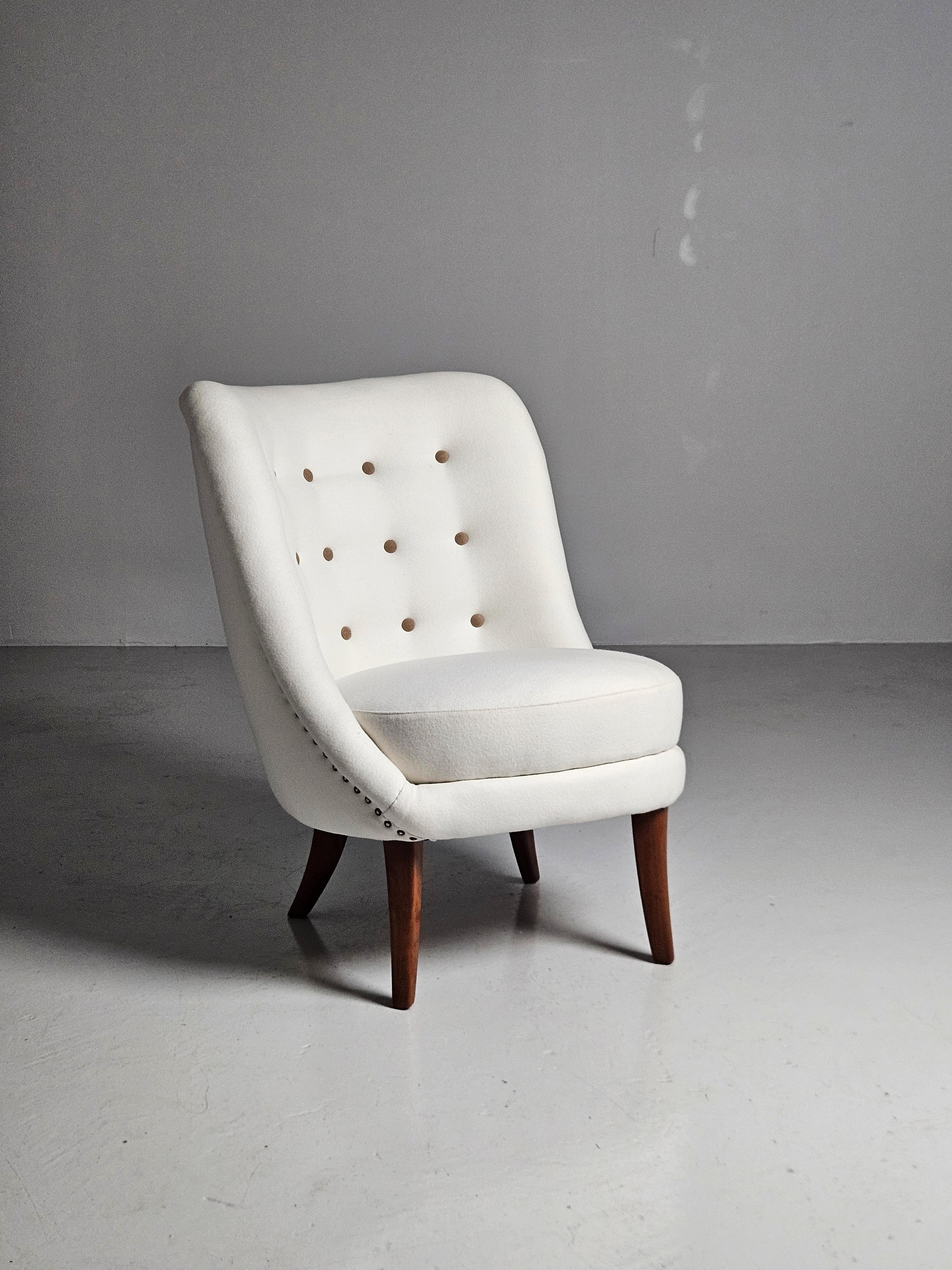 20ième siècle Chaise longue asymétrique moderne scandinave par Arne Norell, Suède, années 1950 en vente