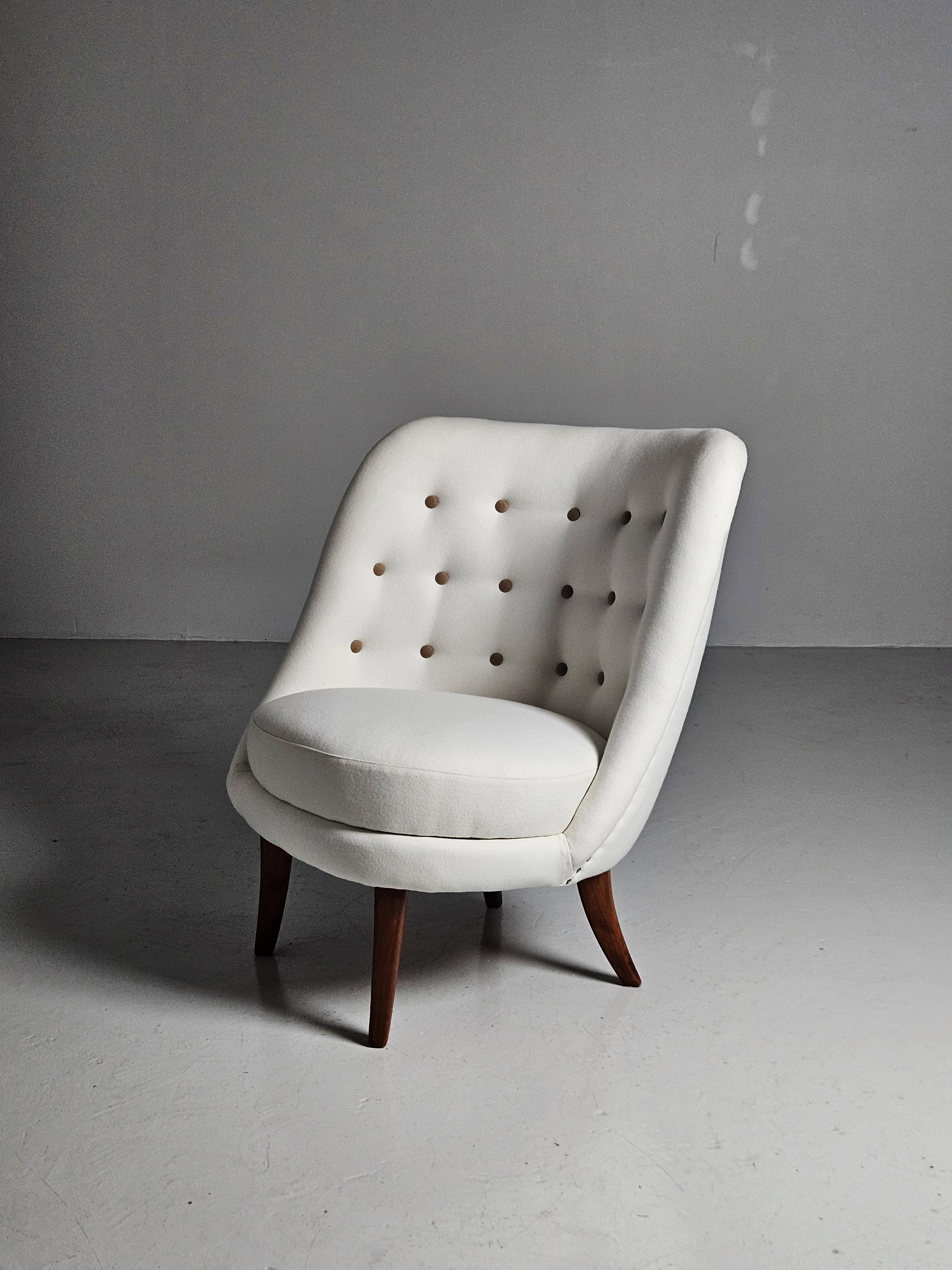 Laine Chaise longue asymétrique moderne scandinave par Arne Norell, Suède, années 1950 en vente