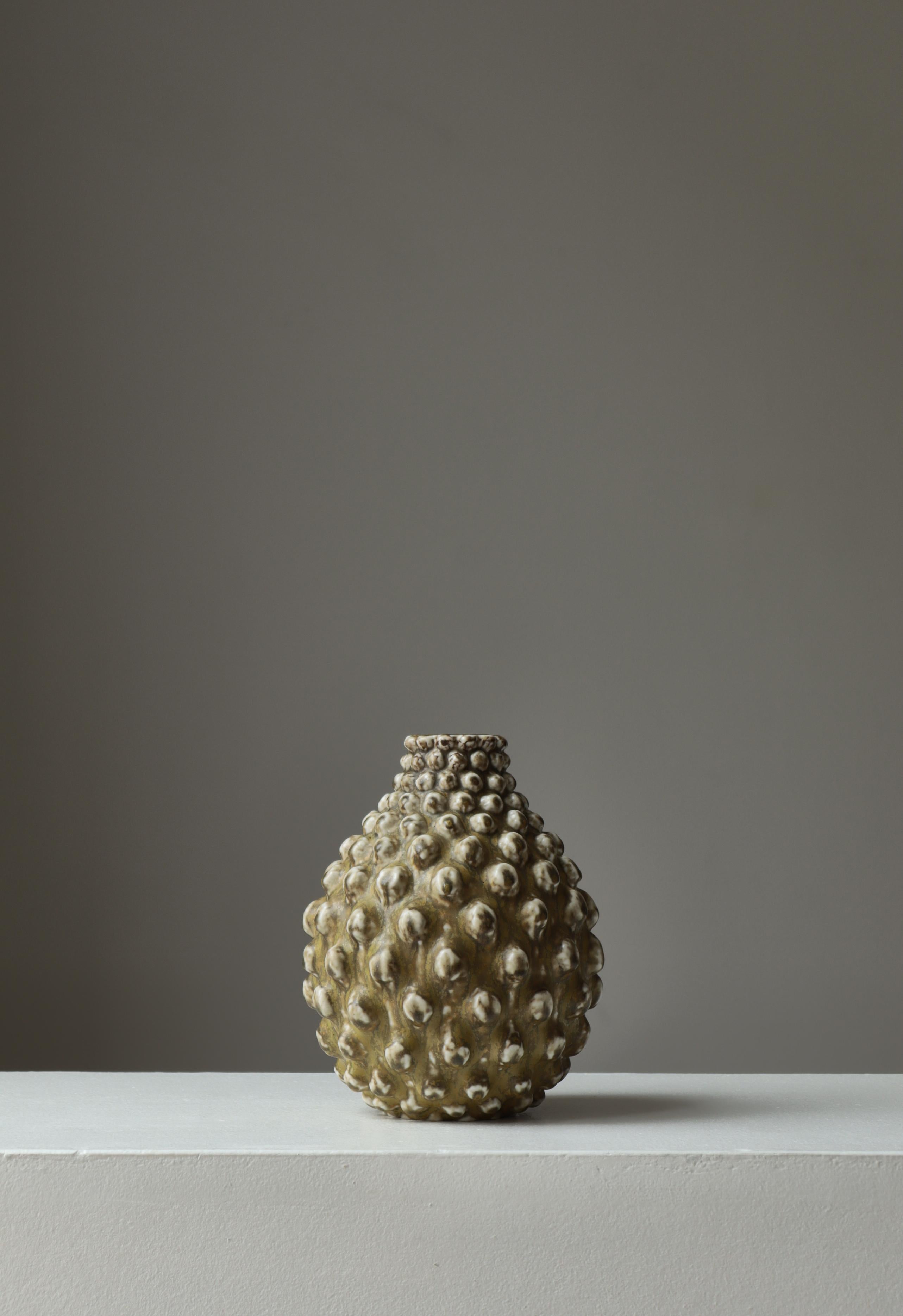 Scandinave moderne The Modern Scandinavian Salto Vase en grès avec glaçure Solfatara, 1958 en vente