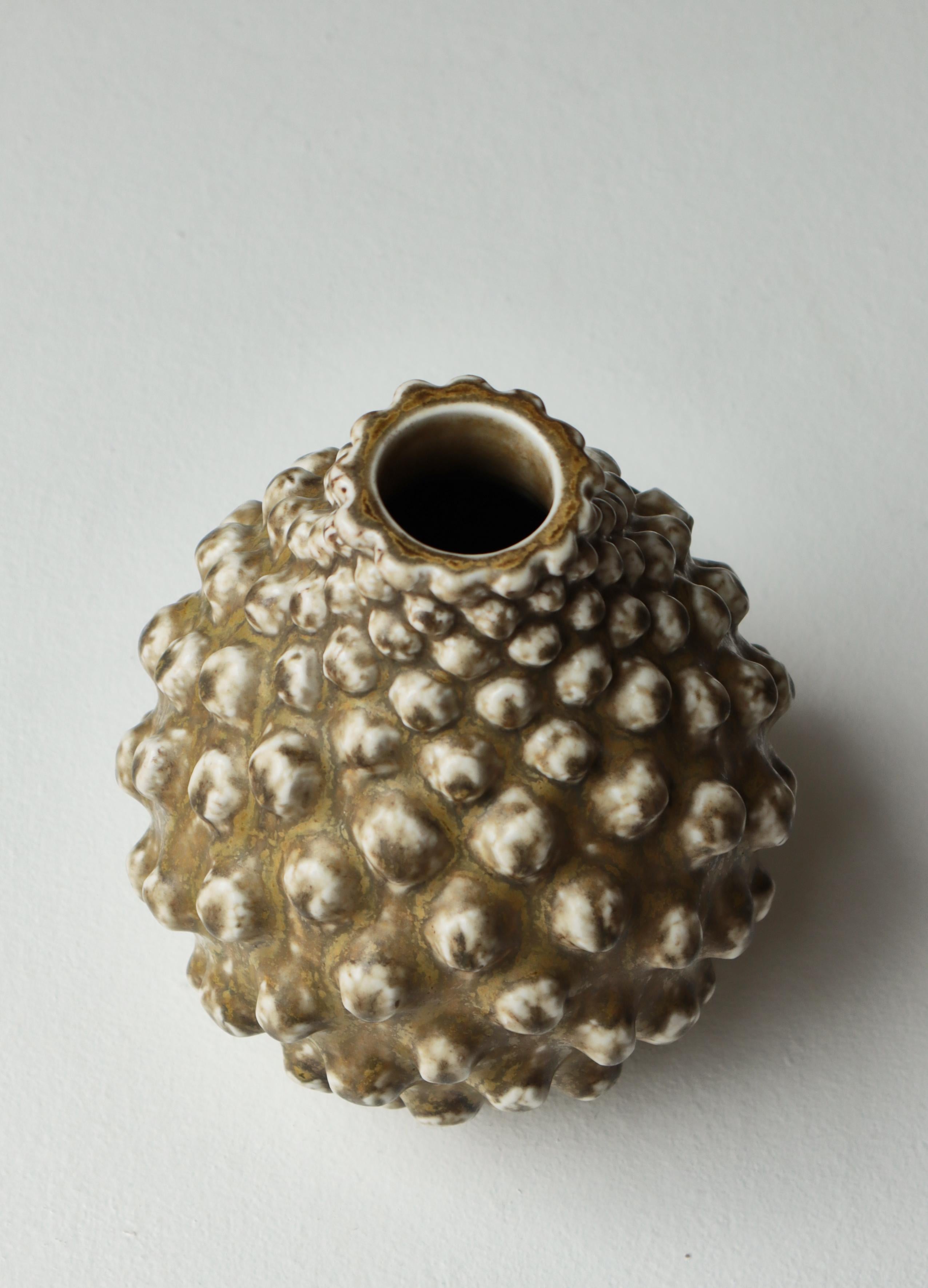 Grès The Modern Scandinavian Salto Vase en grès avec glaçure Solfatara, 1958 en vente