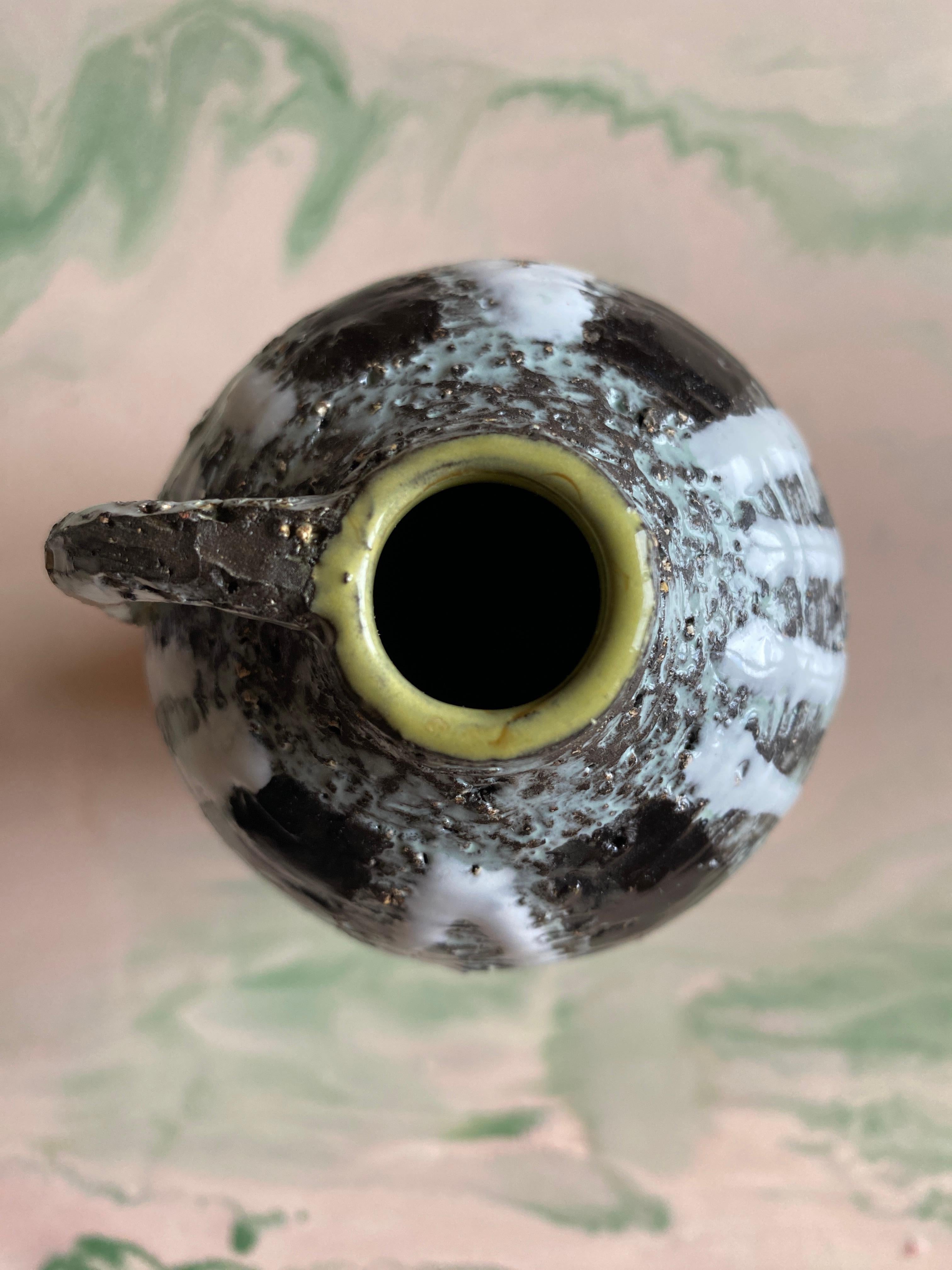 Metà XX secolo Vaso in ceramica The Modern Scandinavian Back and White, 