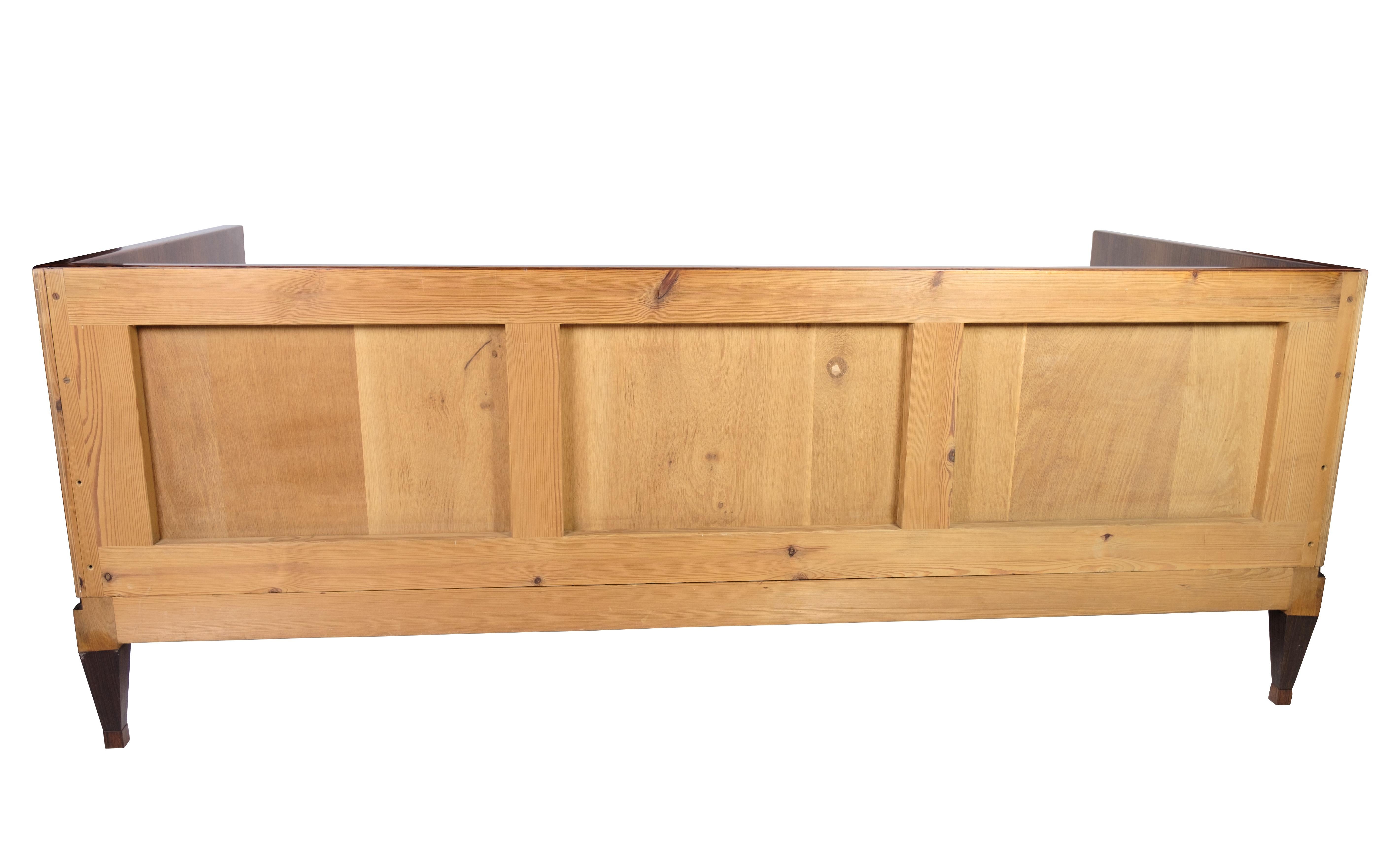 Skandinavisches modernes Bett aus furniertem Palisanderholz im dänischen Design, 1960er Jahre im Zustand „Gut“ im Angebot in Lejre, DK