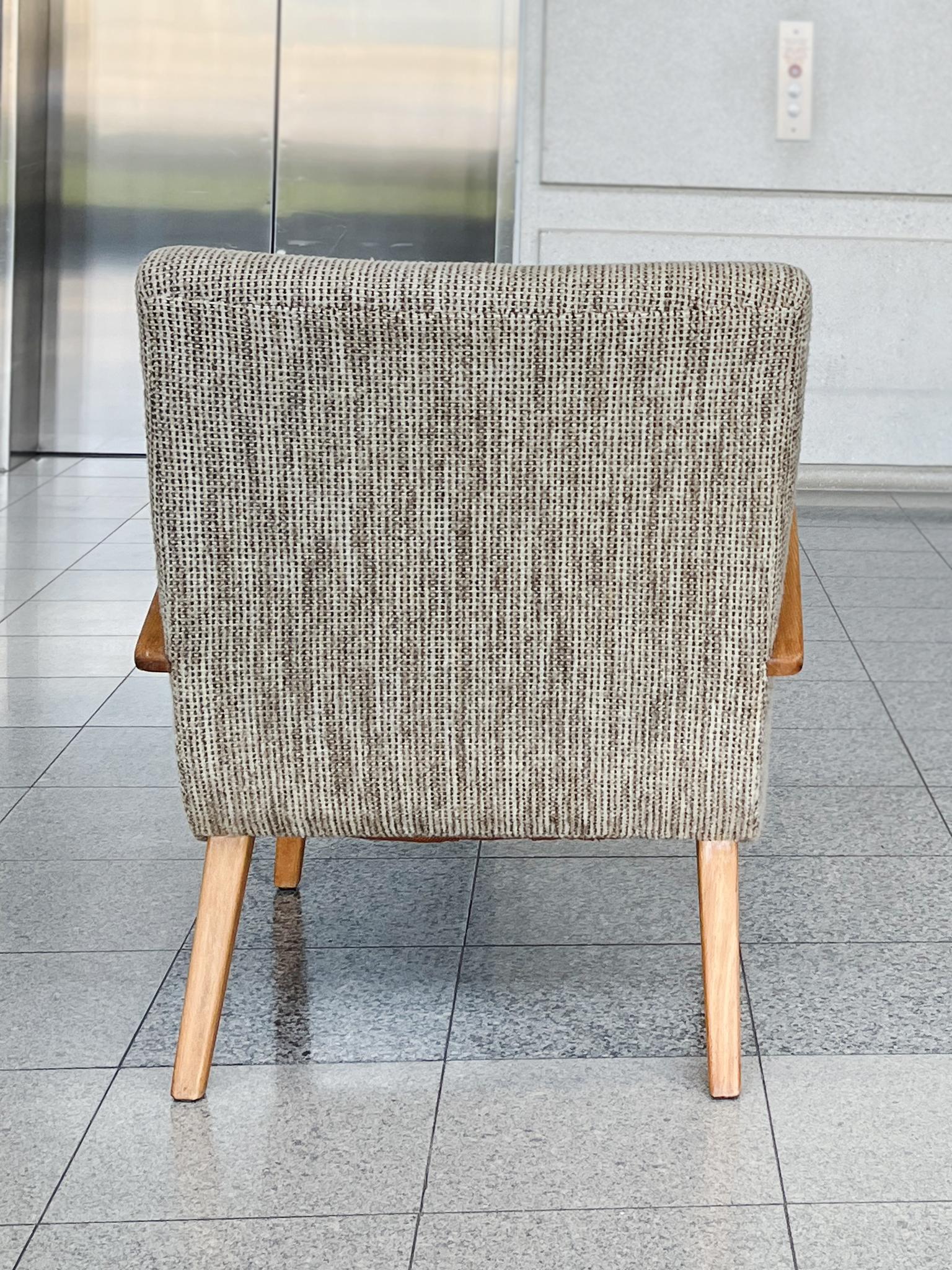 Sedie da salotto The Modern Scandinavian - Una coppia in vendita 2