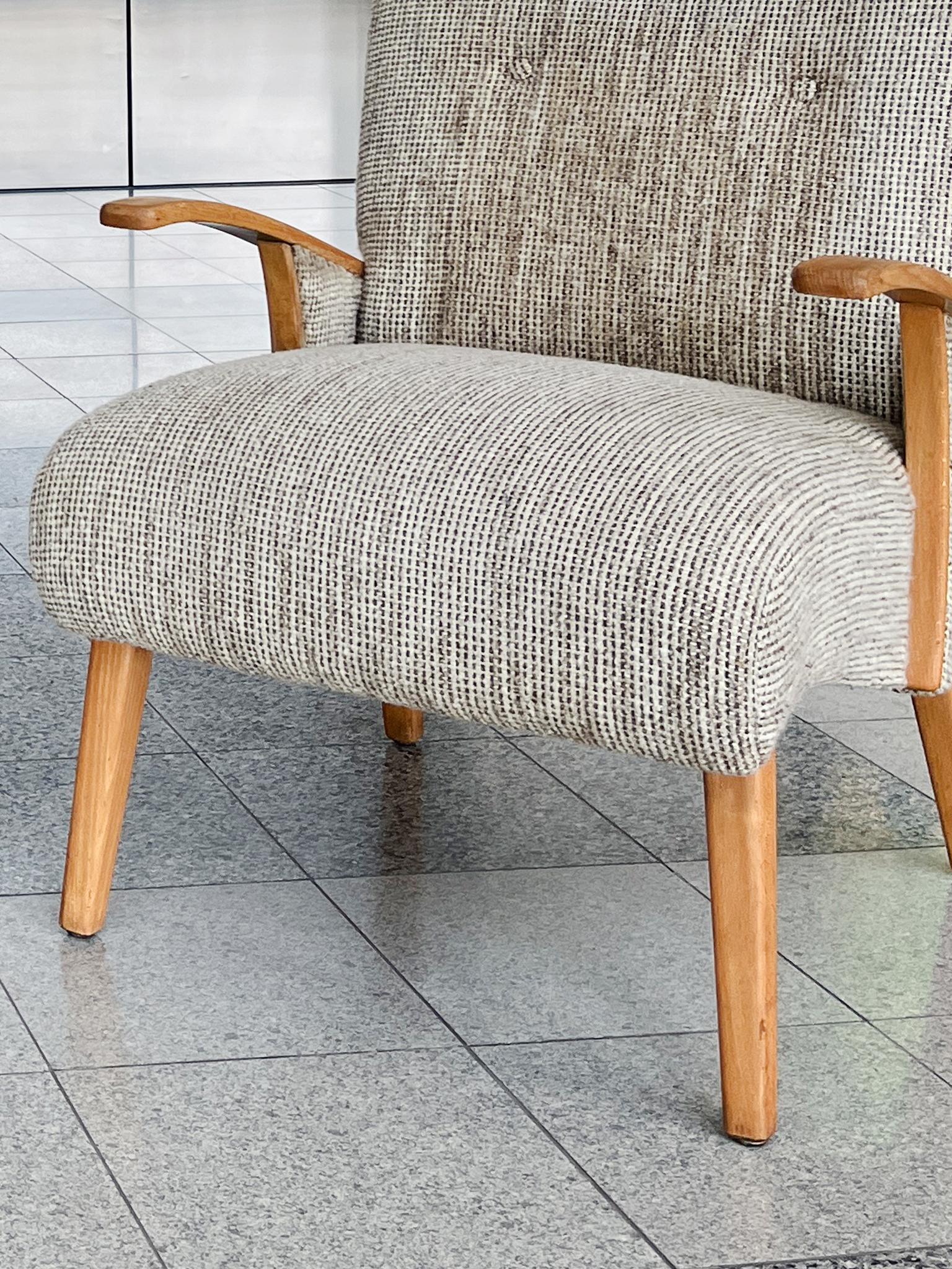 Sedie da salotto The Modern Scandinavian - Una coppia in vendita 4