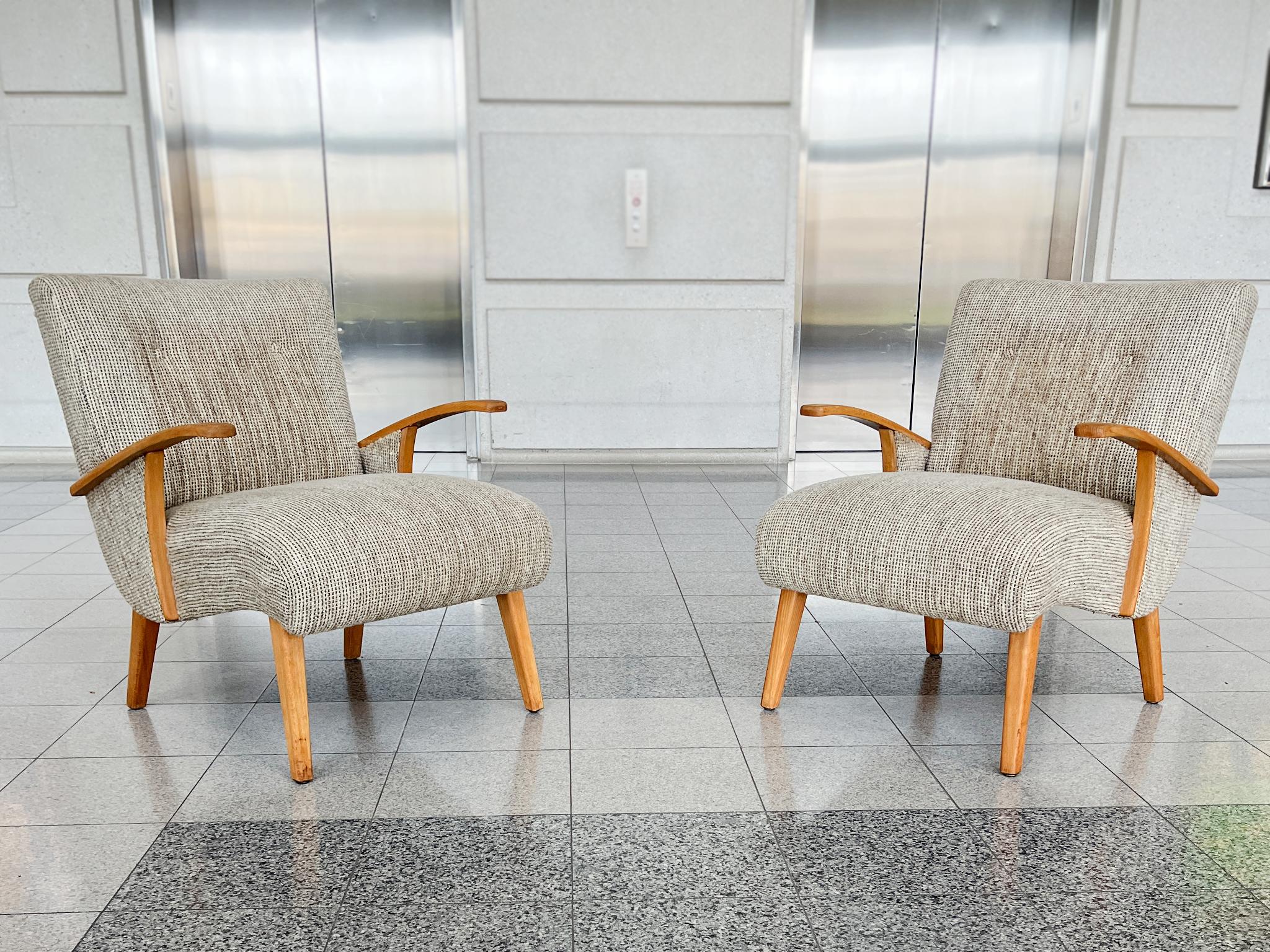 Scandinavo moderno Sedie da salotto The Modern Scandinavian - Una coppia in vendita