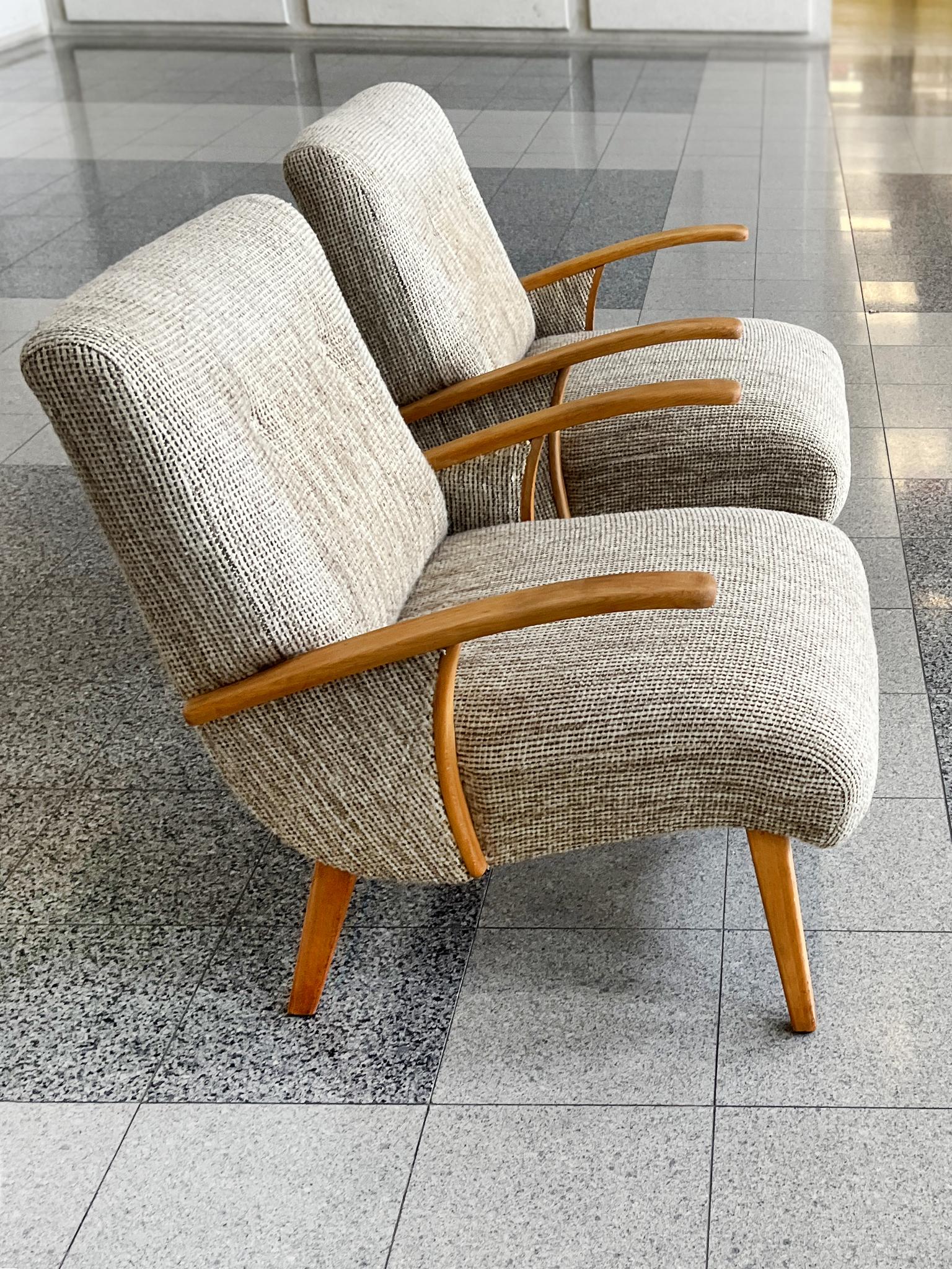 Fatto a mano Sedie da salotto The Modern Scandinavian - Una coppia in vendita