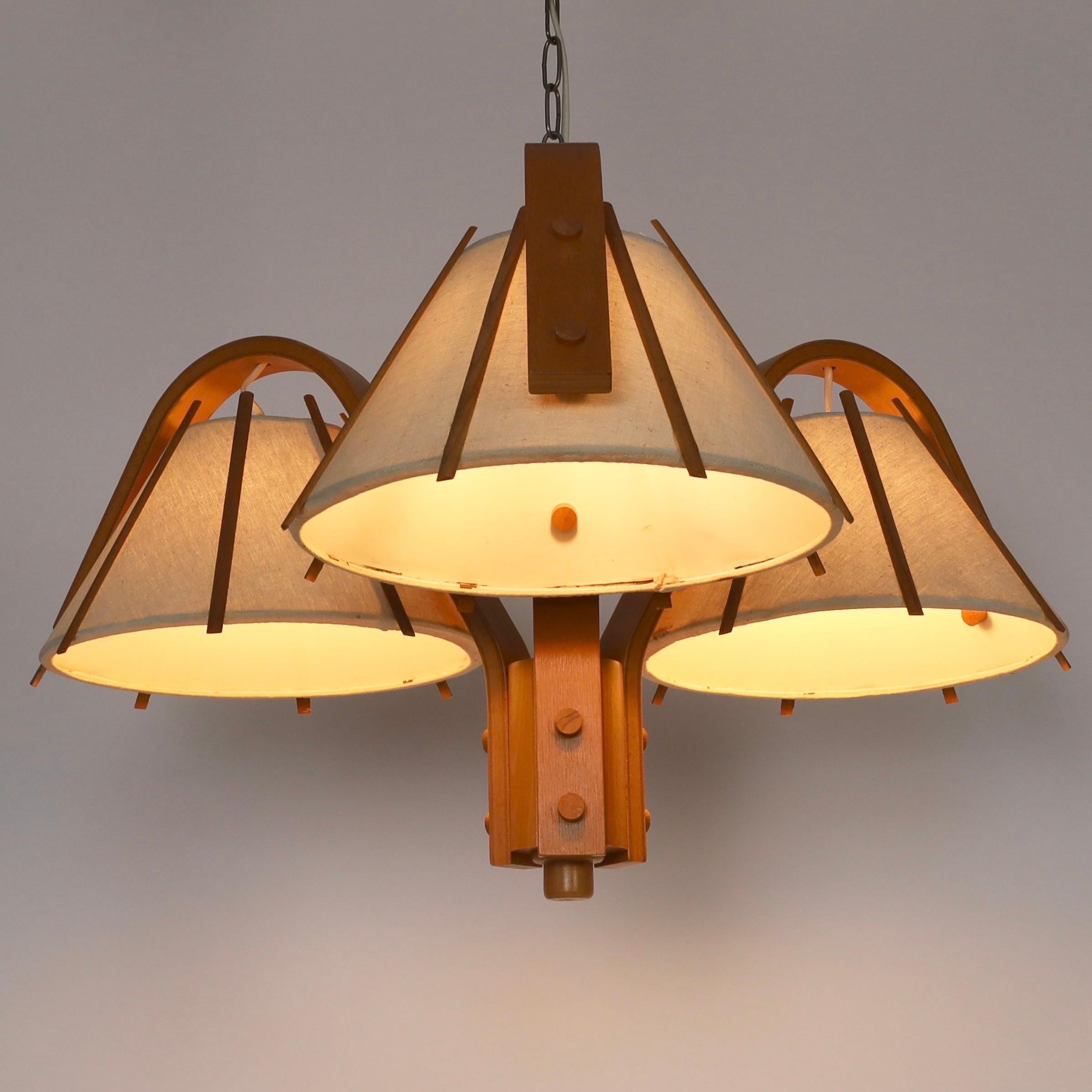 Scandinavian Modern Beech wood Chandelier by Jan Wickelgren, 1970s, Sweden For Sale 1