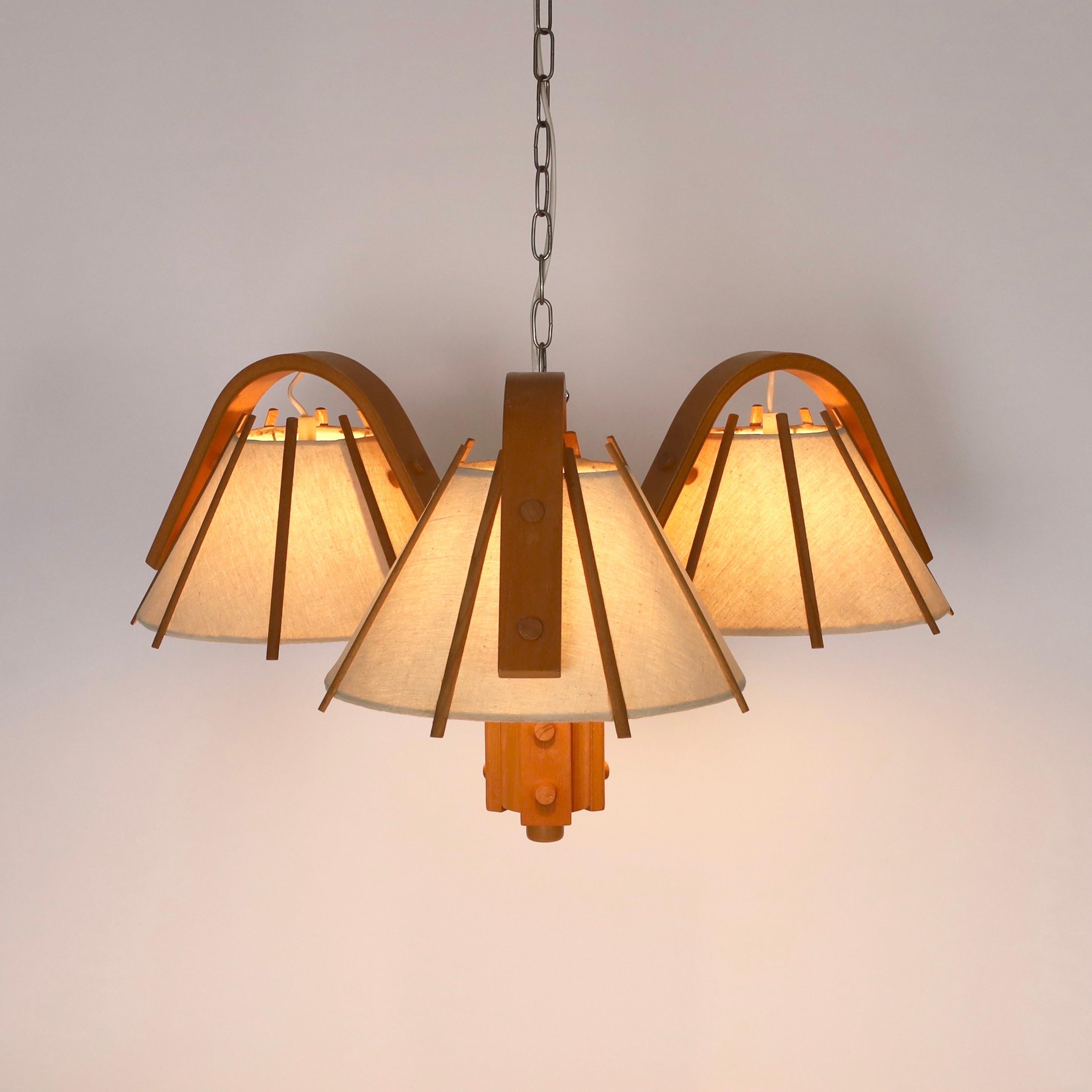 Scandinavian Modern Beech wood Chandelier by Jan Wickelgren, 1970s, Sweden For Sale 2