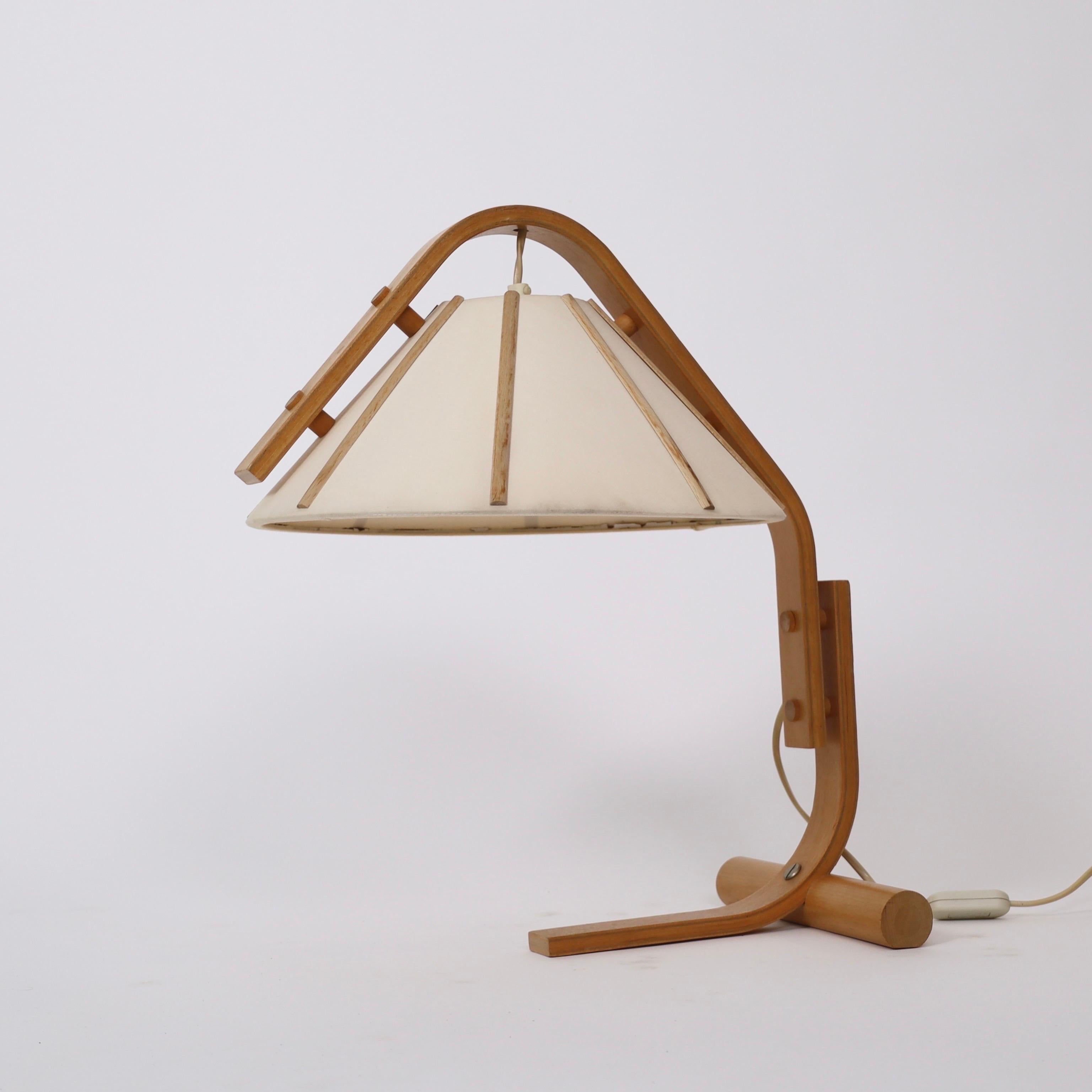 Lampe de bureau scandinave moderne en bois de hêtre de Jan Wickelgren, 1970, Suède en vente 1