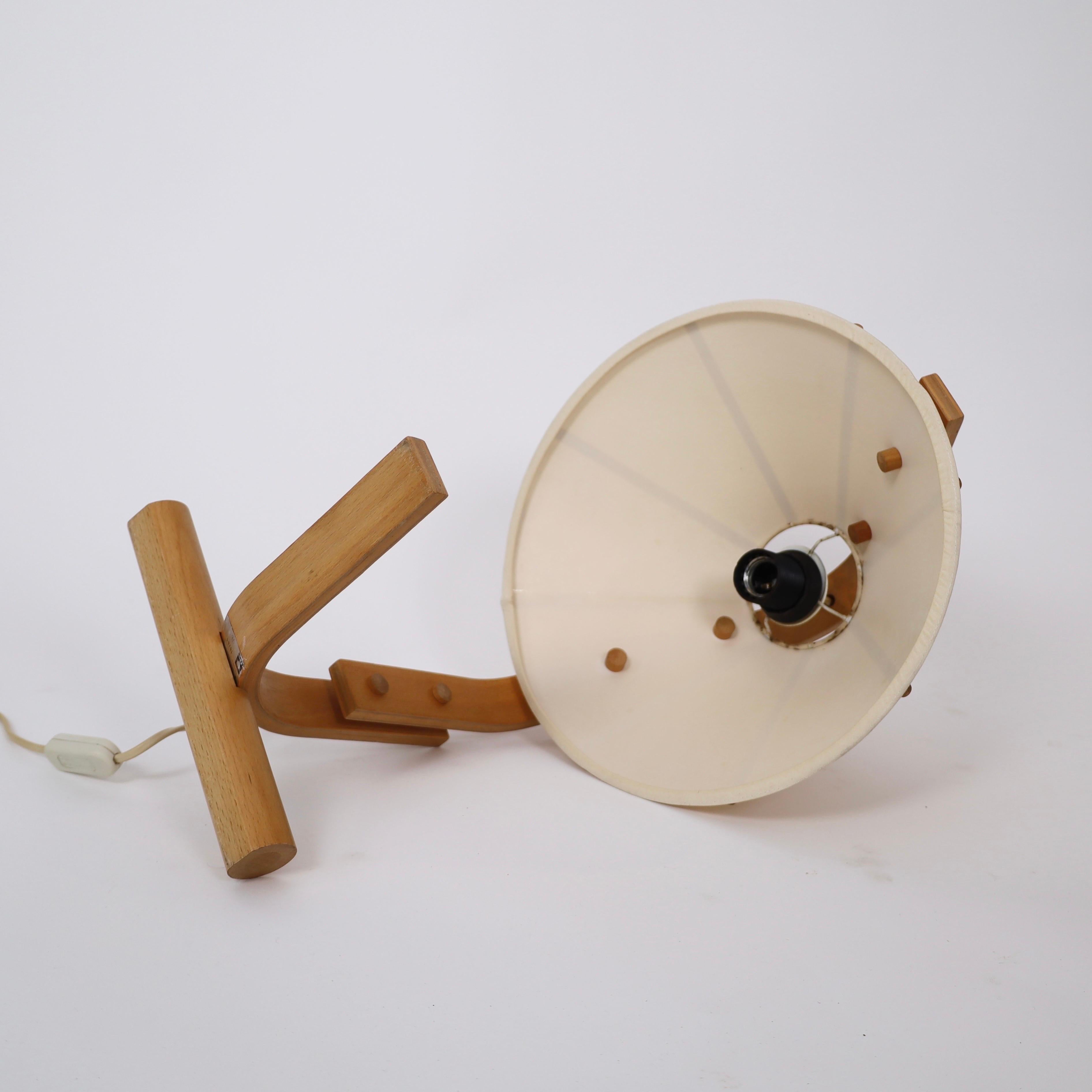 Lampe de bureau scandinave moderne en bois de hêtre de Jan Wickelgren, 1970, Suède en vente 3