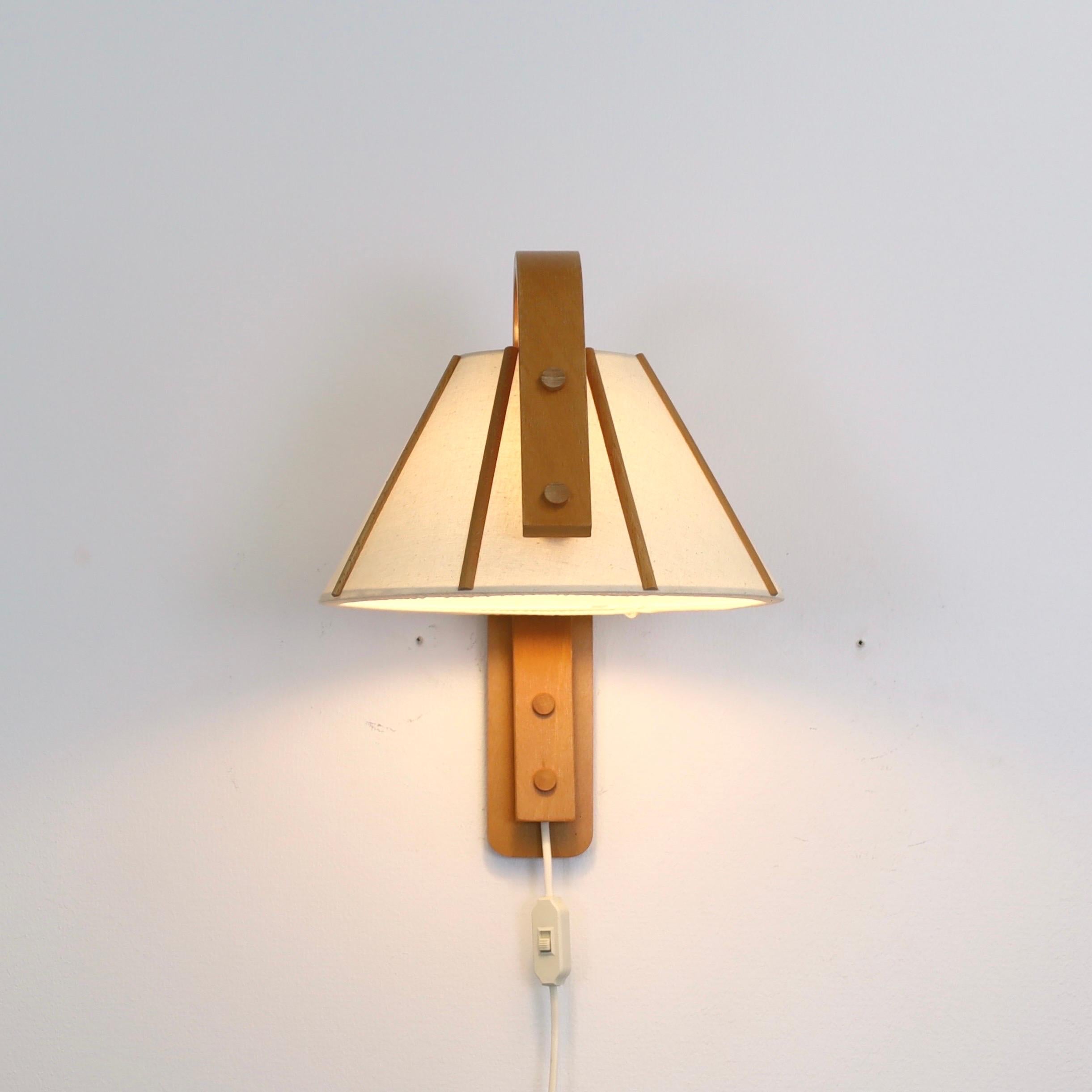 Late 20th Century Scandinavian Modern Beech wood wall lamp by Jan Wickelgren, 1970s, Sweden 