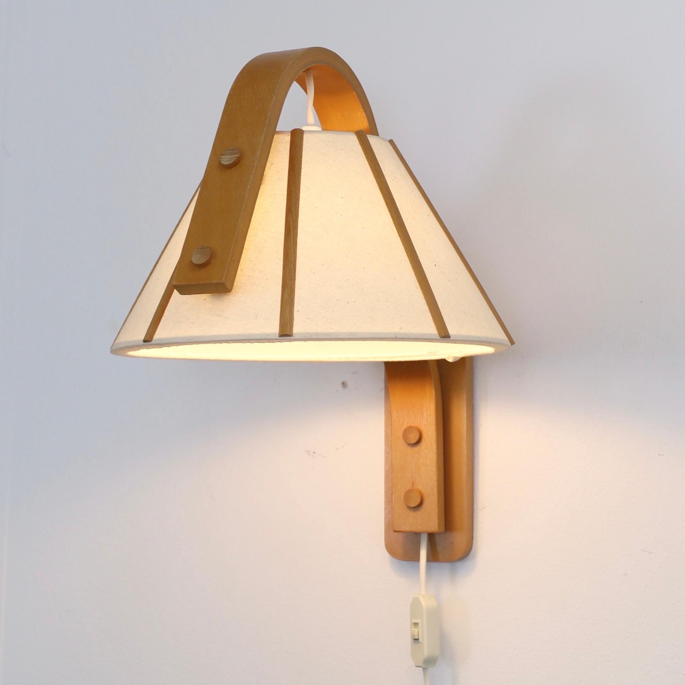 Scandinavian Modern Beech wood wall lamp by Jan Wickelgren, 1970s, Sweden  1
