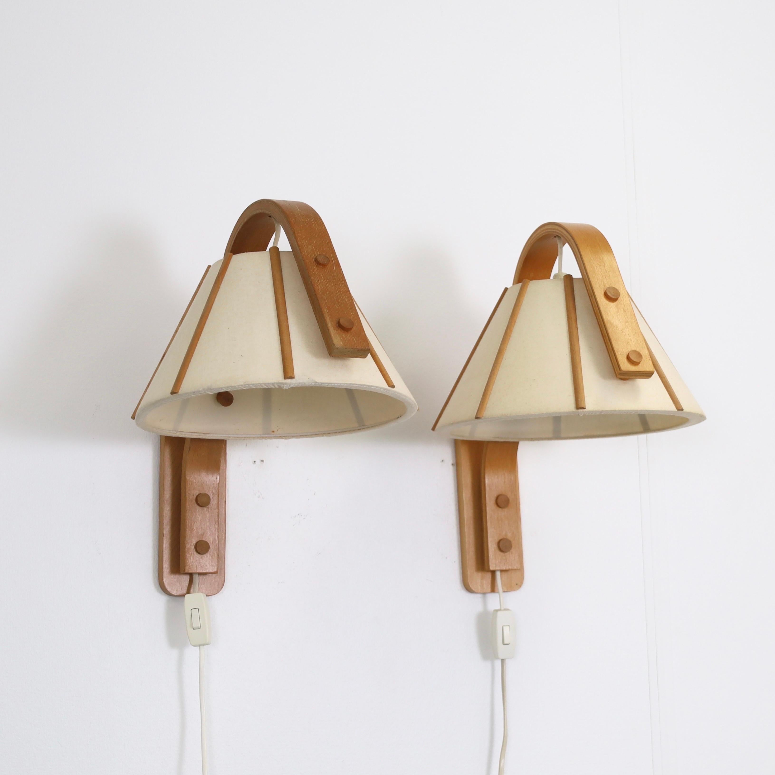 Scandinavian Modern Beech wood wall lamps by Jan Wickelgren, 1970s, Sweden In Fair Condition In Værløse, DK