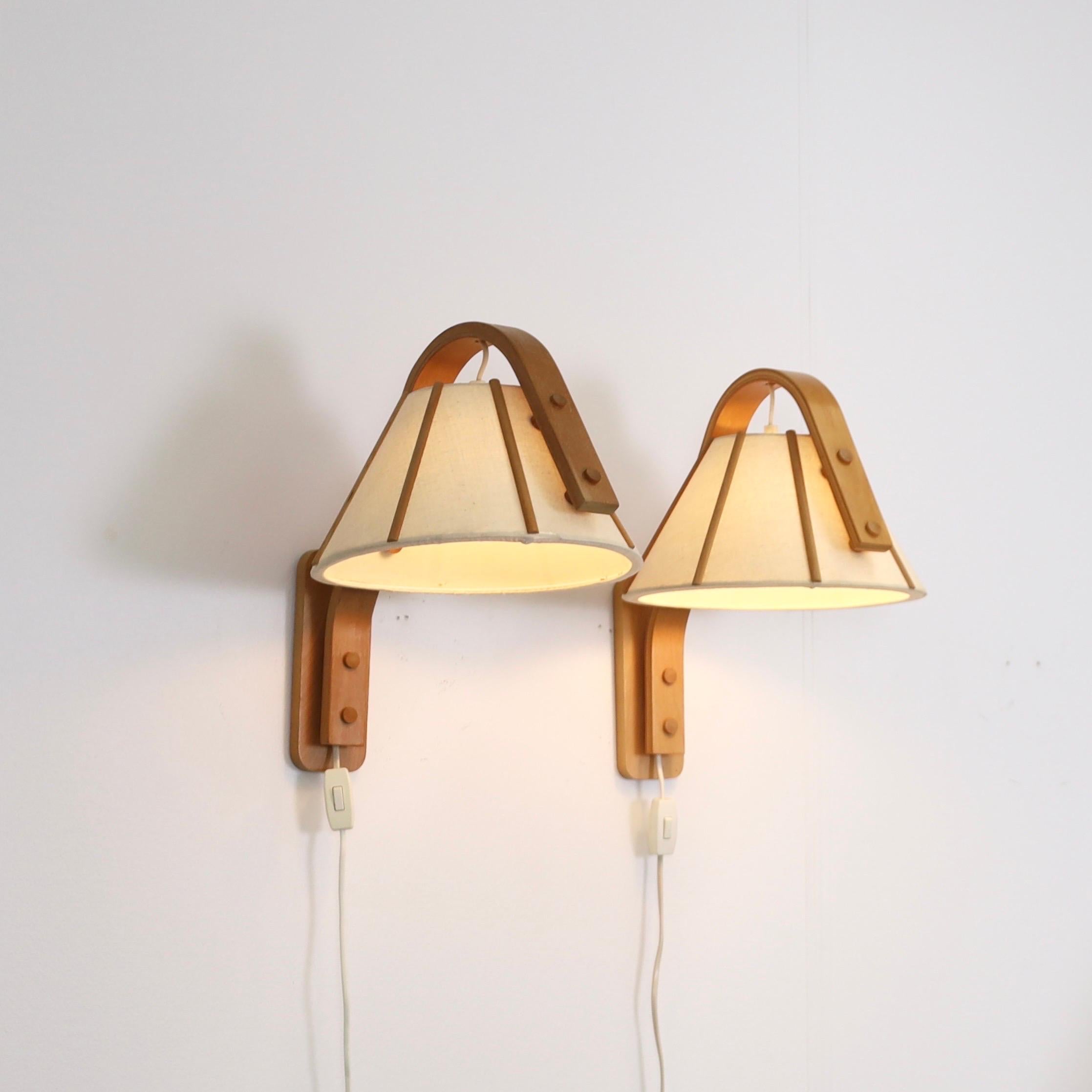 Late 20th Century Scandinavian Modern Beech wood wall lamps by Jan Wickelgren, 1970s, Sweden