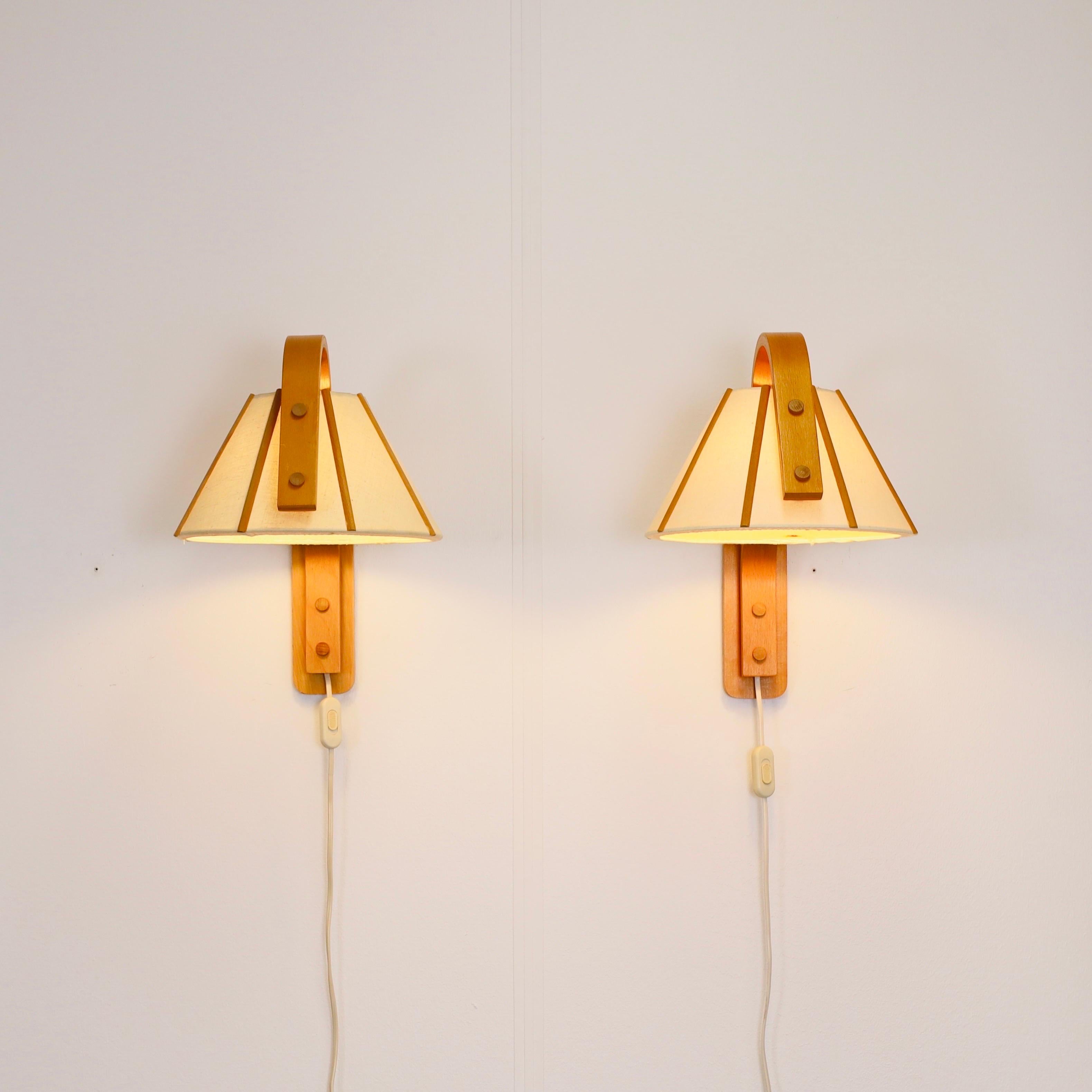 Scandinavian Modern Beech wood wall lamps by Jan Wickelgren, 1970s, Sweden  2