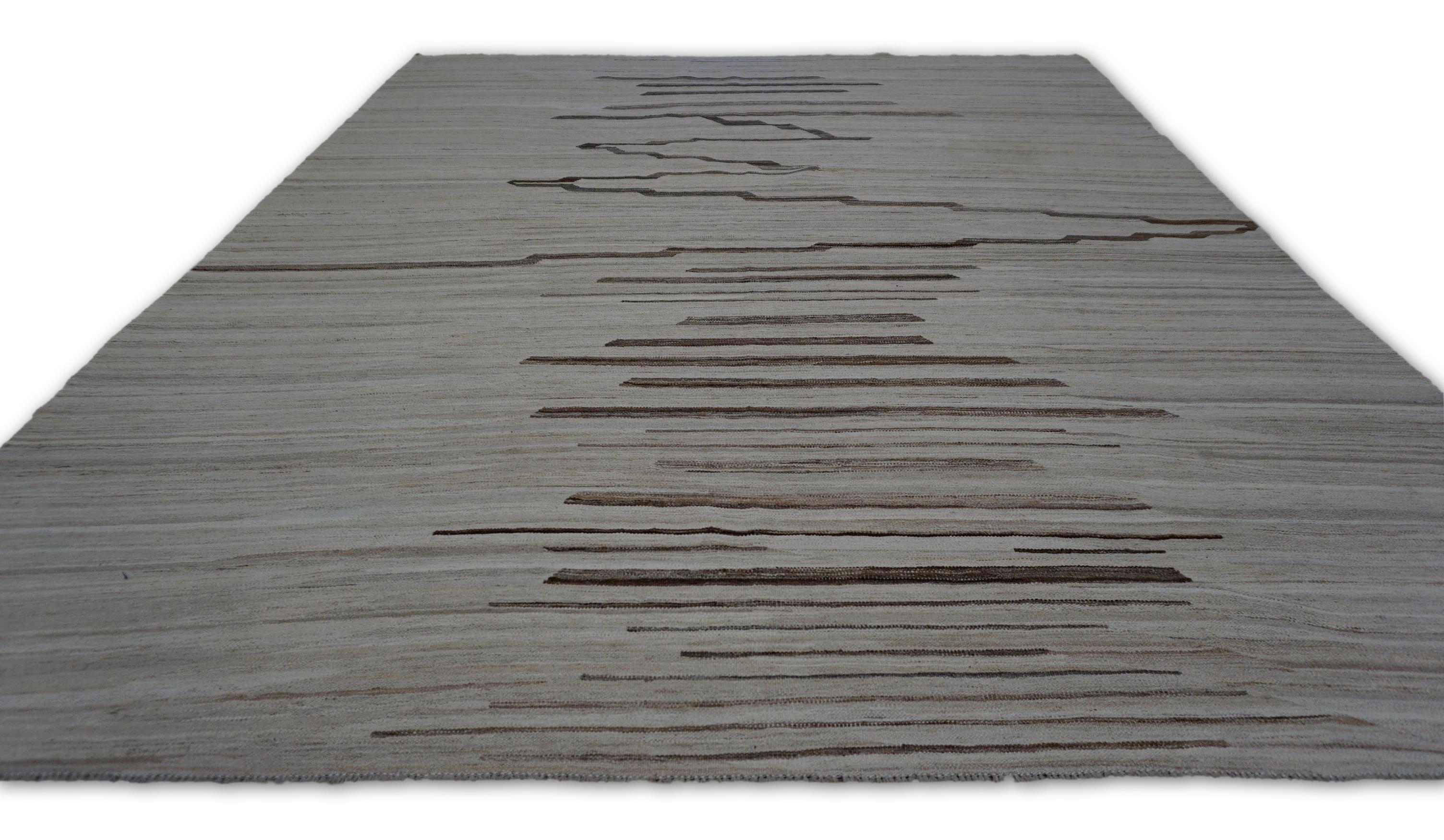 The Modern Scandinavian Modern Beige and Brown Linear Motif Wool Kilim Rug 8'x10' in vendita 2