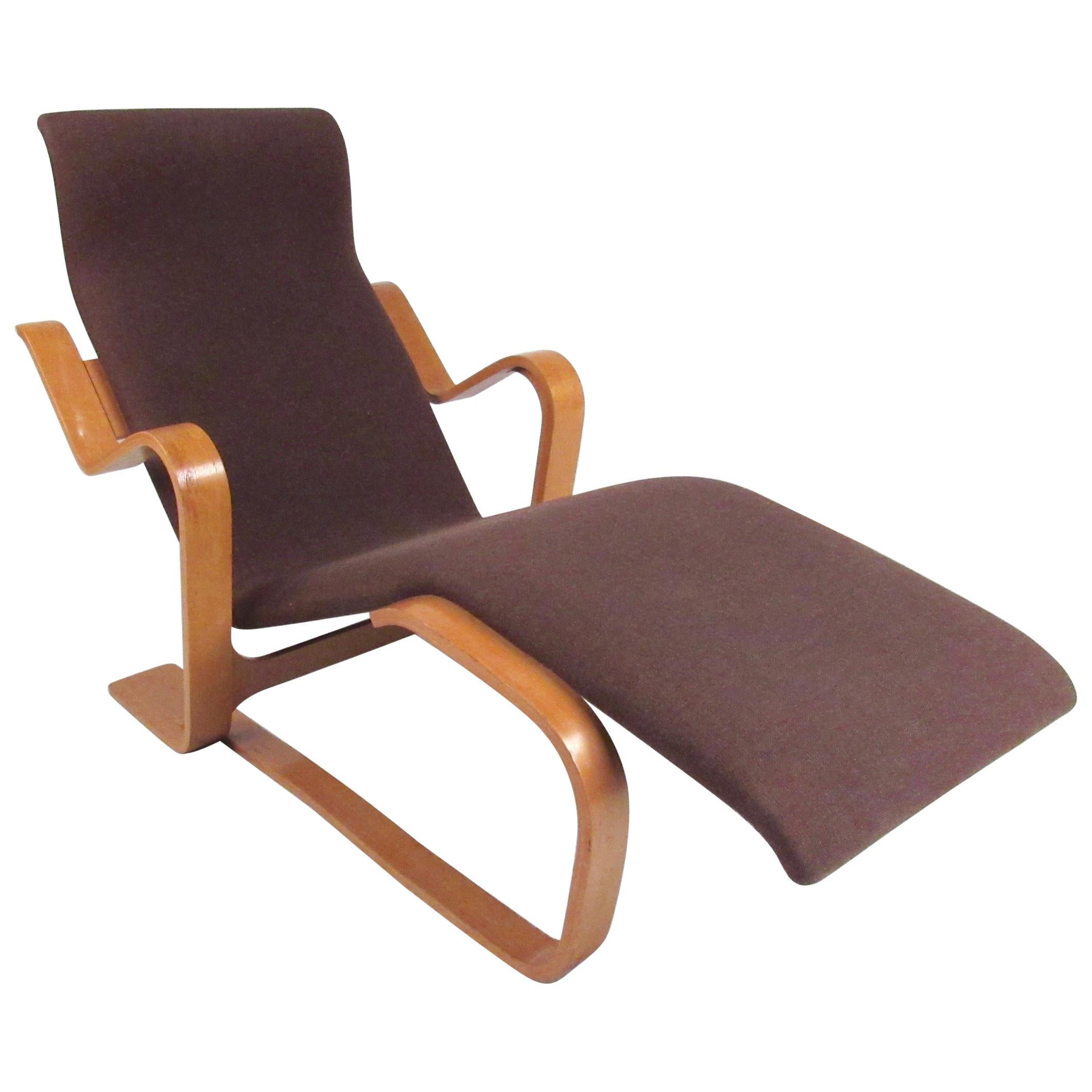 Scandinavian Modern Bentwood Teak Lounge Chair
