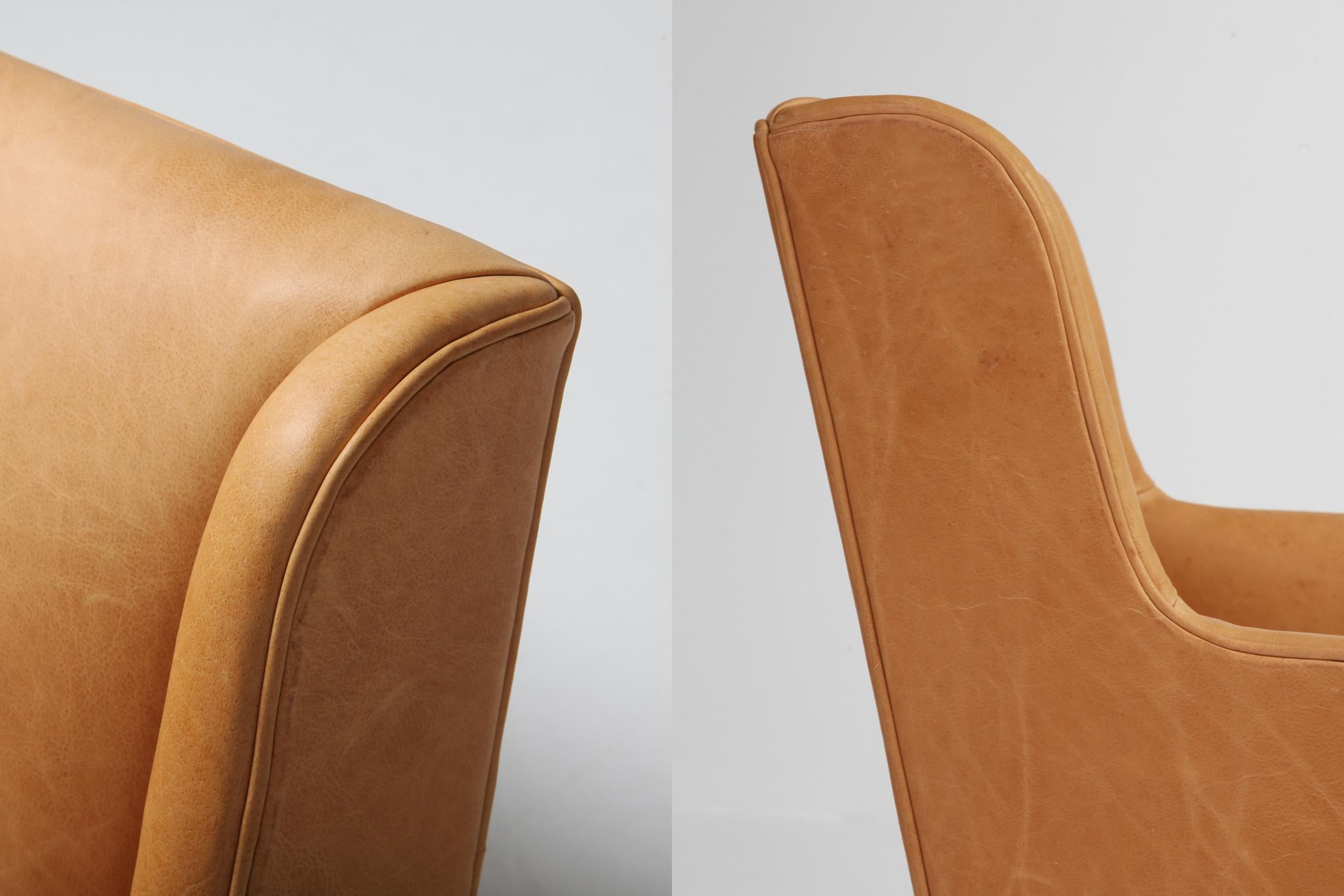 Scandinavian Modern Bergere Chairs in Camel Leather 8