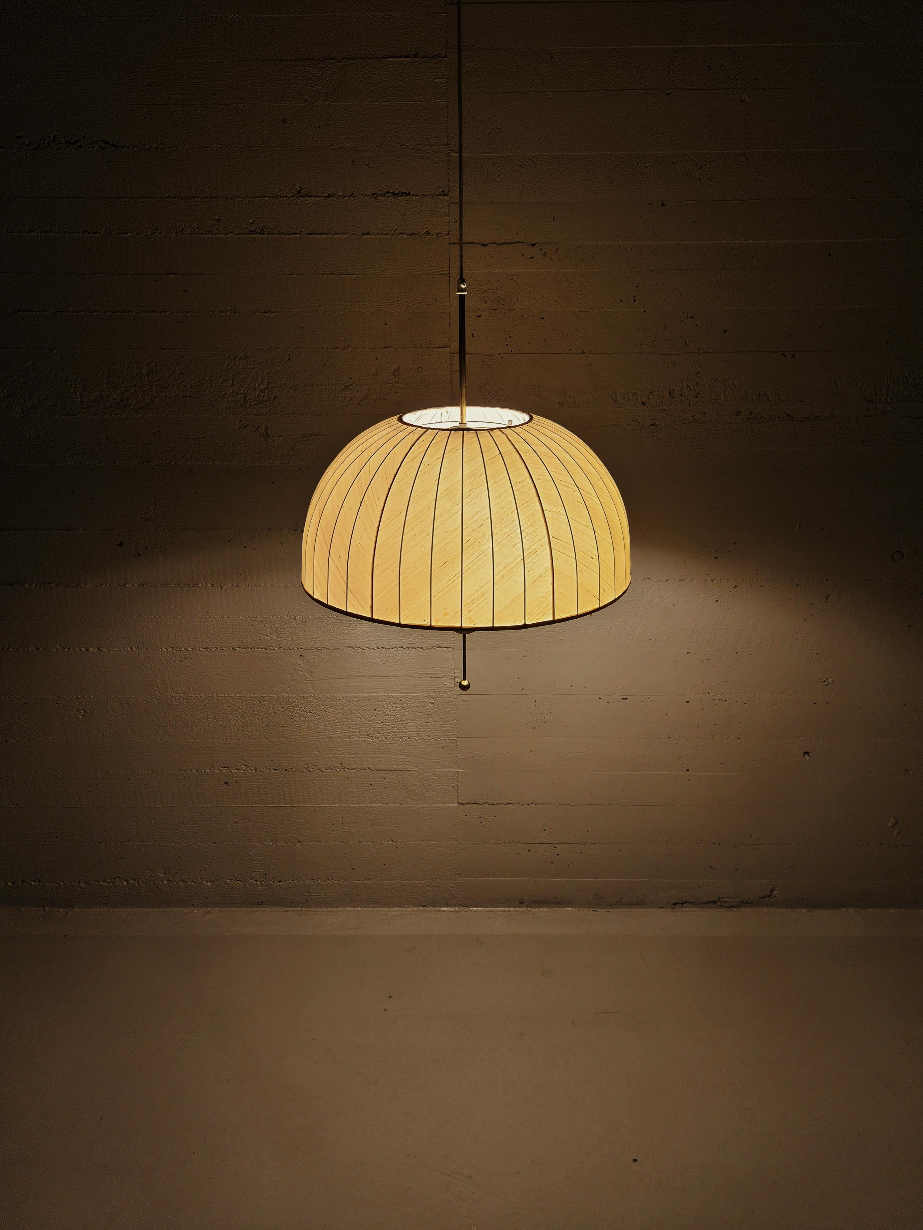 Grand pendentif scandinave moderne Carolin de Hans-Agne Jakobsson, Suède, années 1960 Bon état - En vente à Eskilstuna, SE