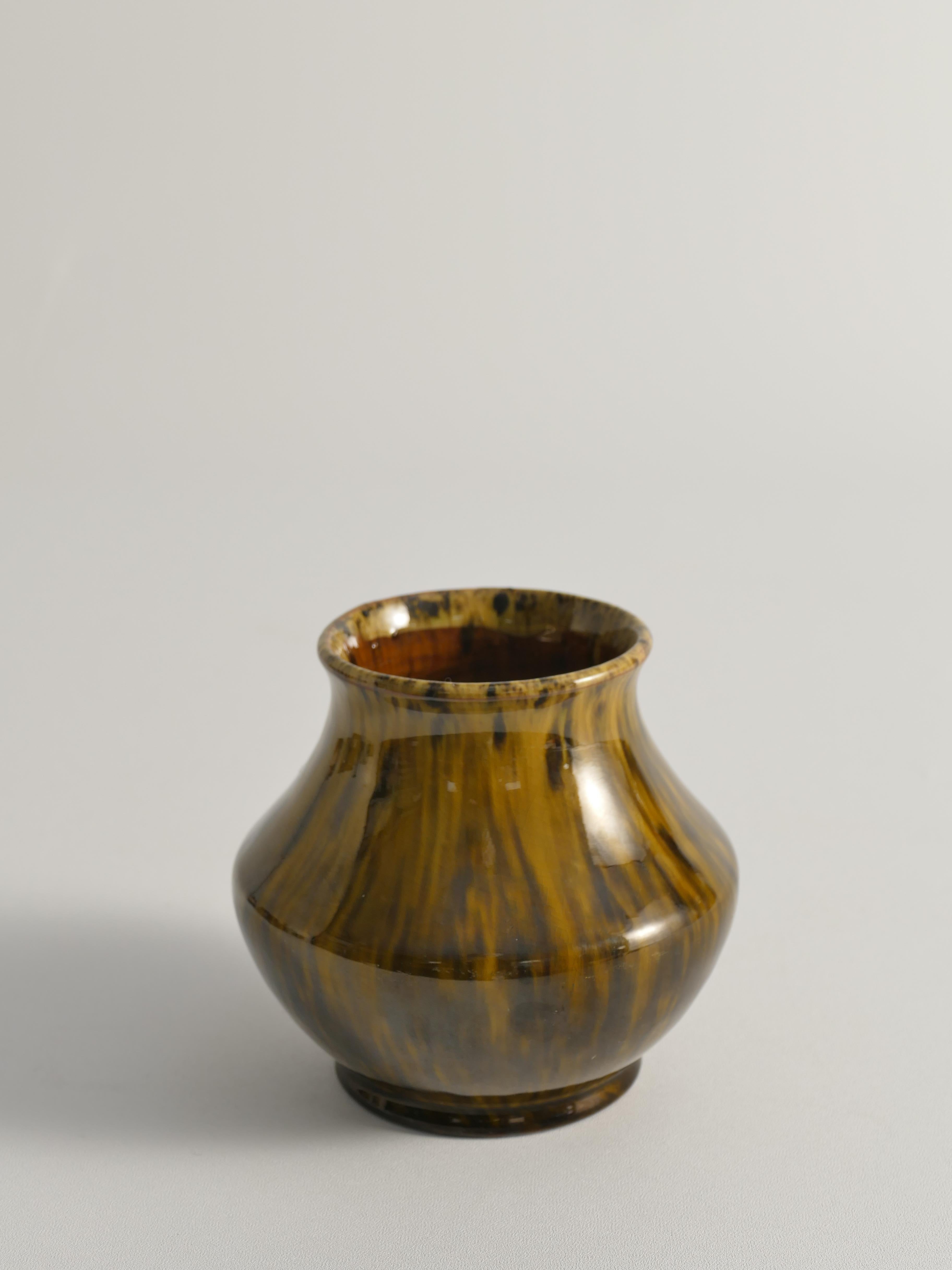 Smaltato Vaso moderno scandinavo in ceramica smaltata nera e Oliver, Nittsjö Keramik, anni '60 in vendita