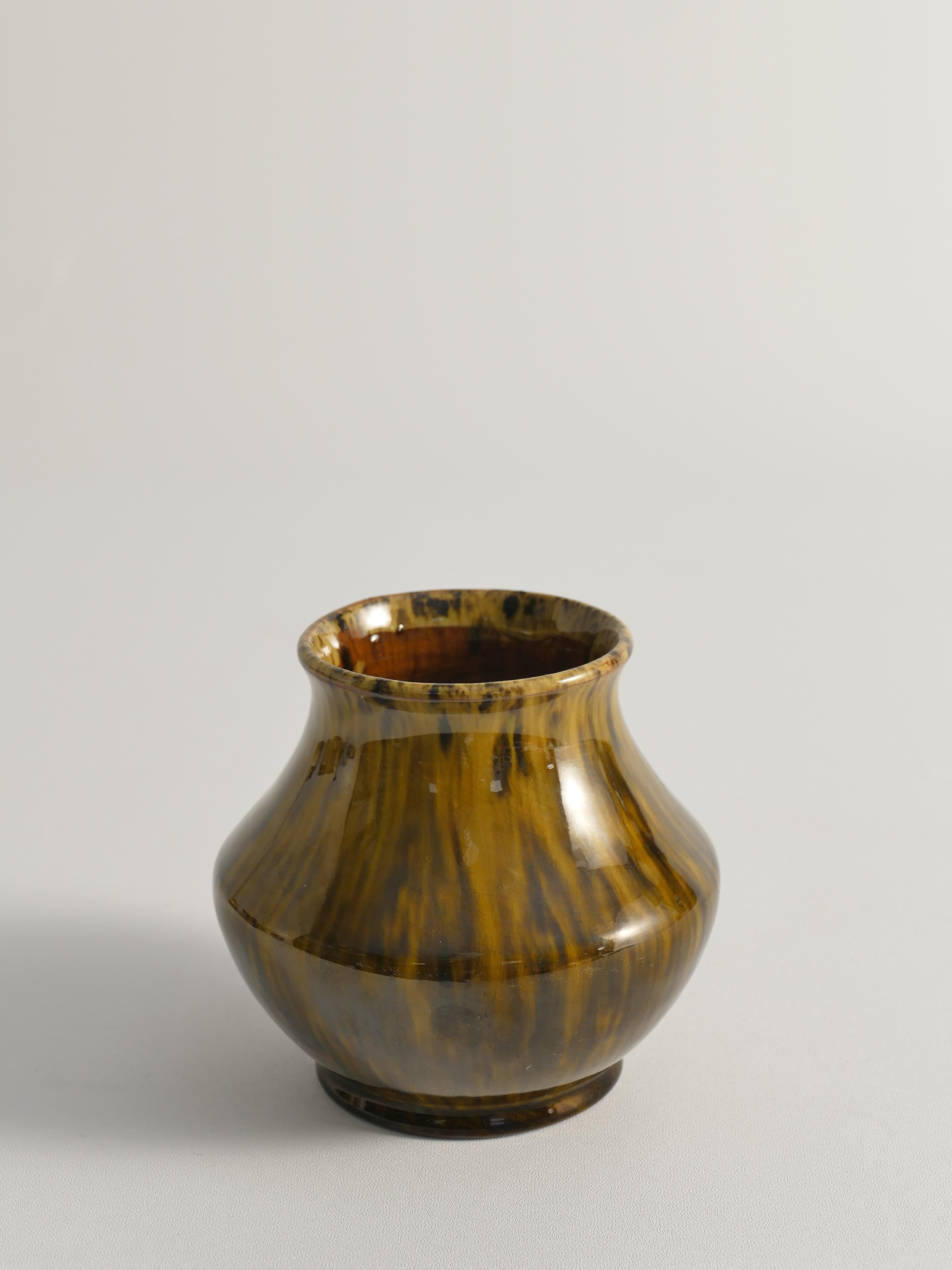 Vaso moderno scandinavo in ceramica smaltata nera e Oliver, Nittsjö Keramik, anni '60 In condizioni discrete in vendita a Grythyttan, SE