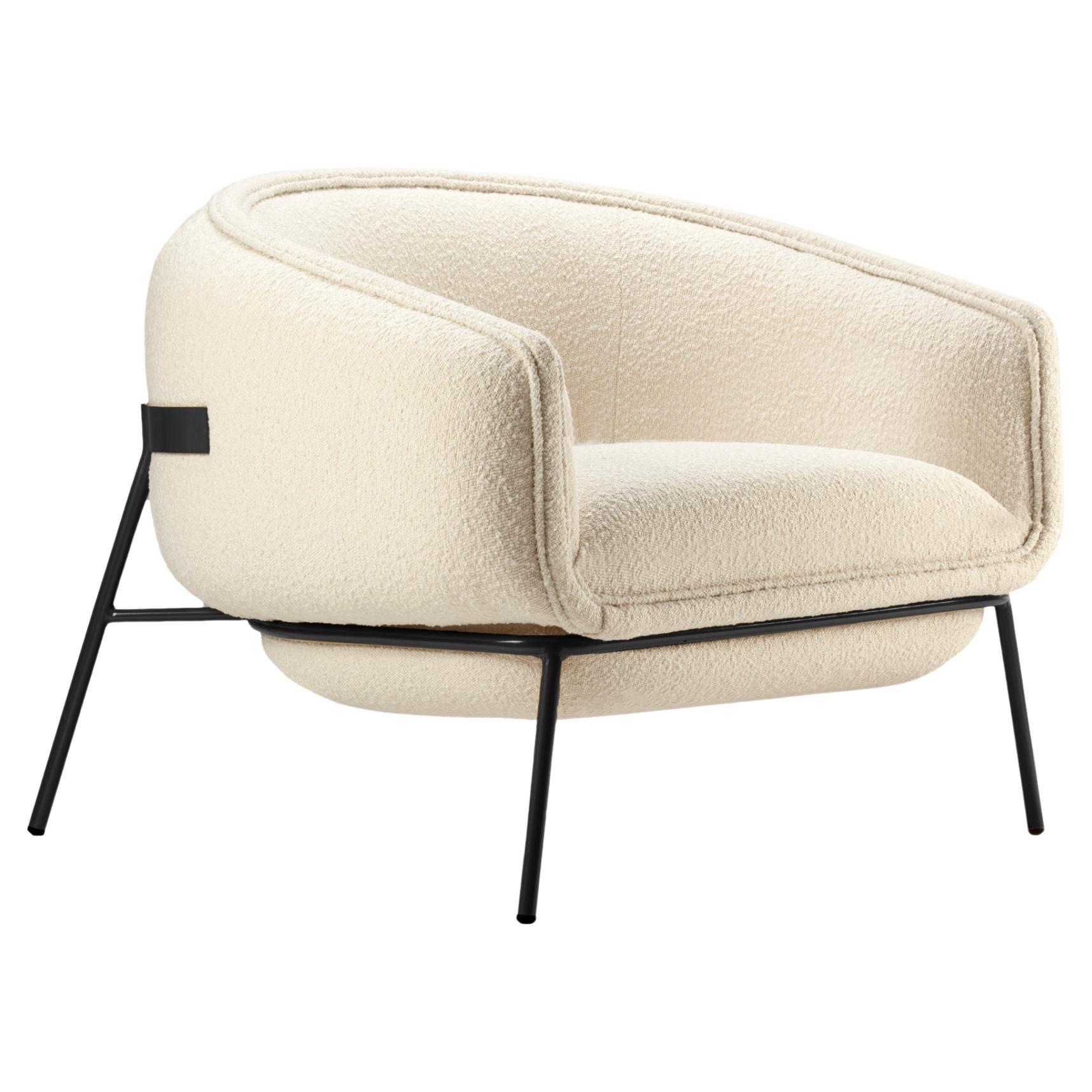 Scandinavian Modern Black Metal Base, Beige Bouclé Round Shaped Blop Armchair For Sale